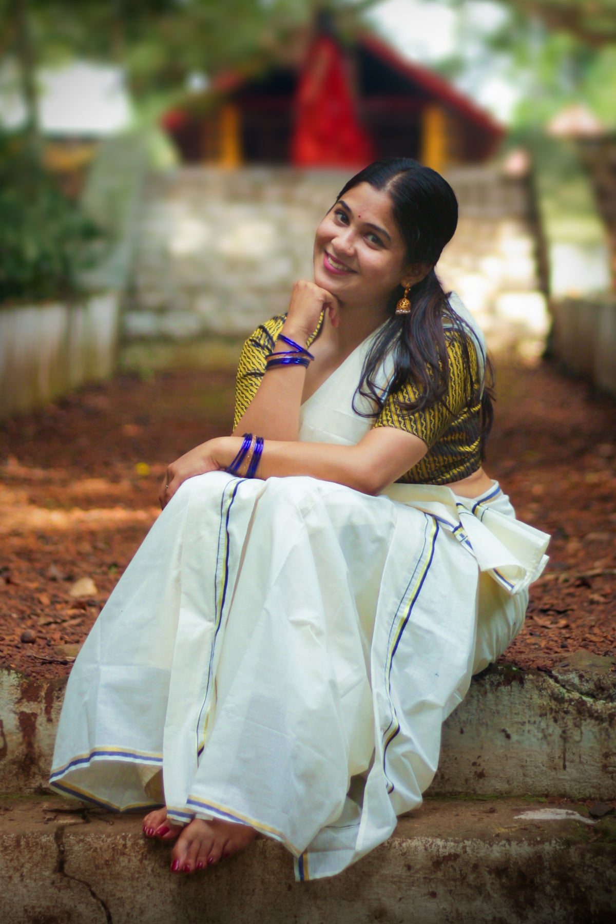 Manjari – Golden and Blue Kasavu Puliyilakkara Settumund with Brocade Blouse Material