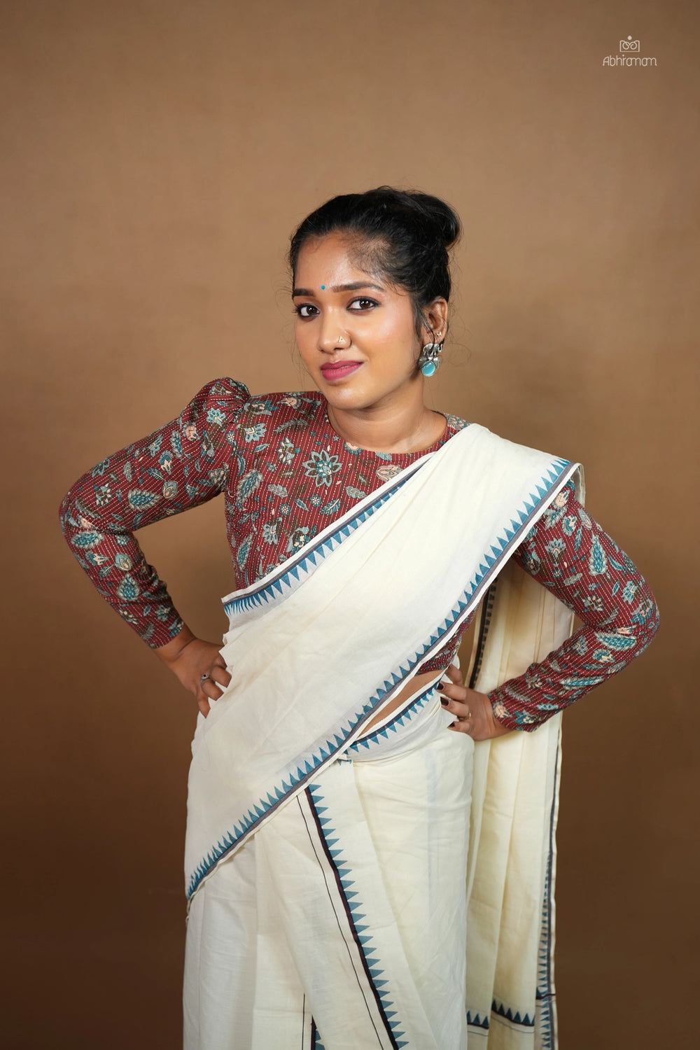 Bhoomi - Settumundu with Matching Blouse Material