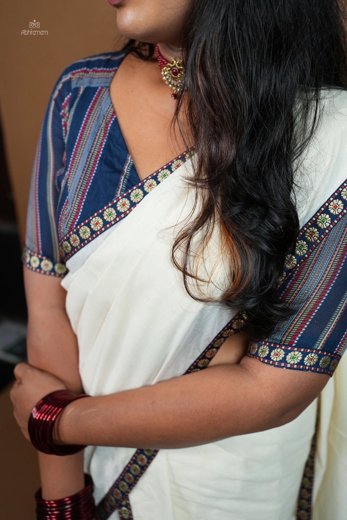Kasthuri - Settumundu with Matching Blouse Material