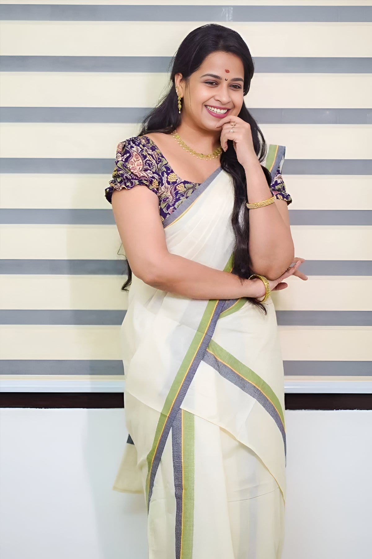 Priyadarshini - Pure Cotton Traditional Kerala Tri-Color Mulloth Settumundu with Printed Blouse Material
