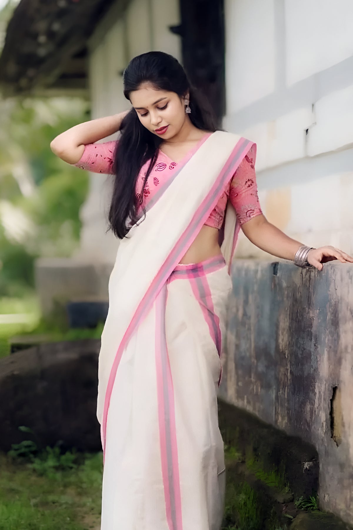 Roopini - Kerala Traditional Mulloth Settumund with Matching Blouse Material