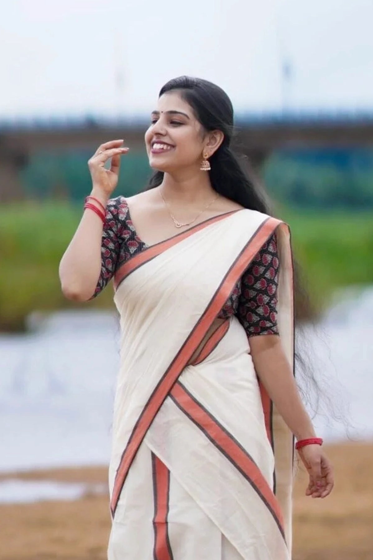 Sandhya - Mulloth Settumund with Matching Blouse Material