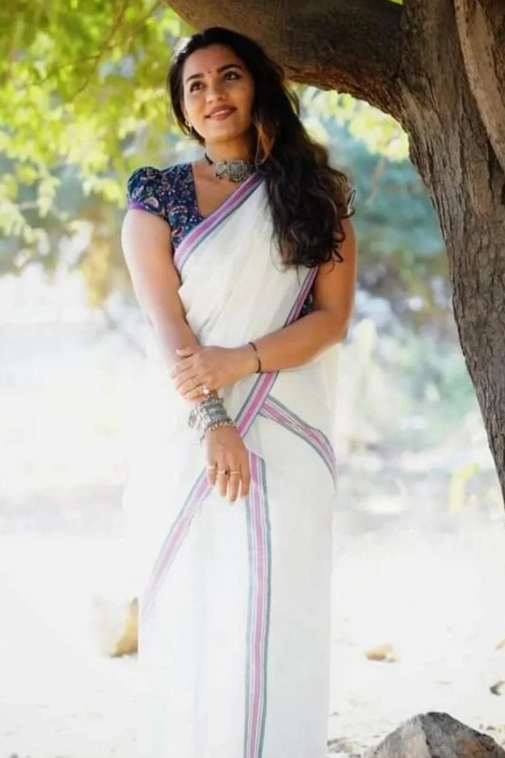 Sundhari - Mulloth Settumund with Printed Blouse Material