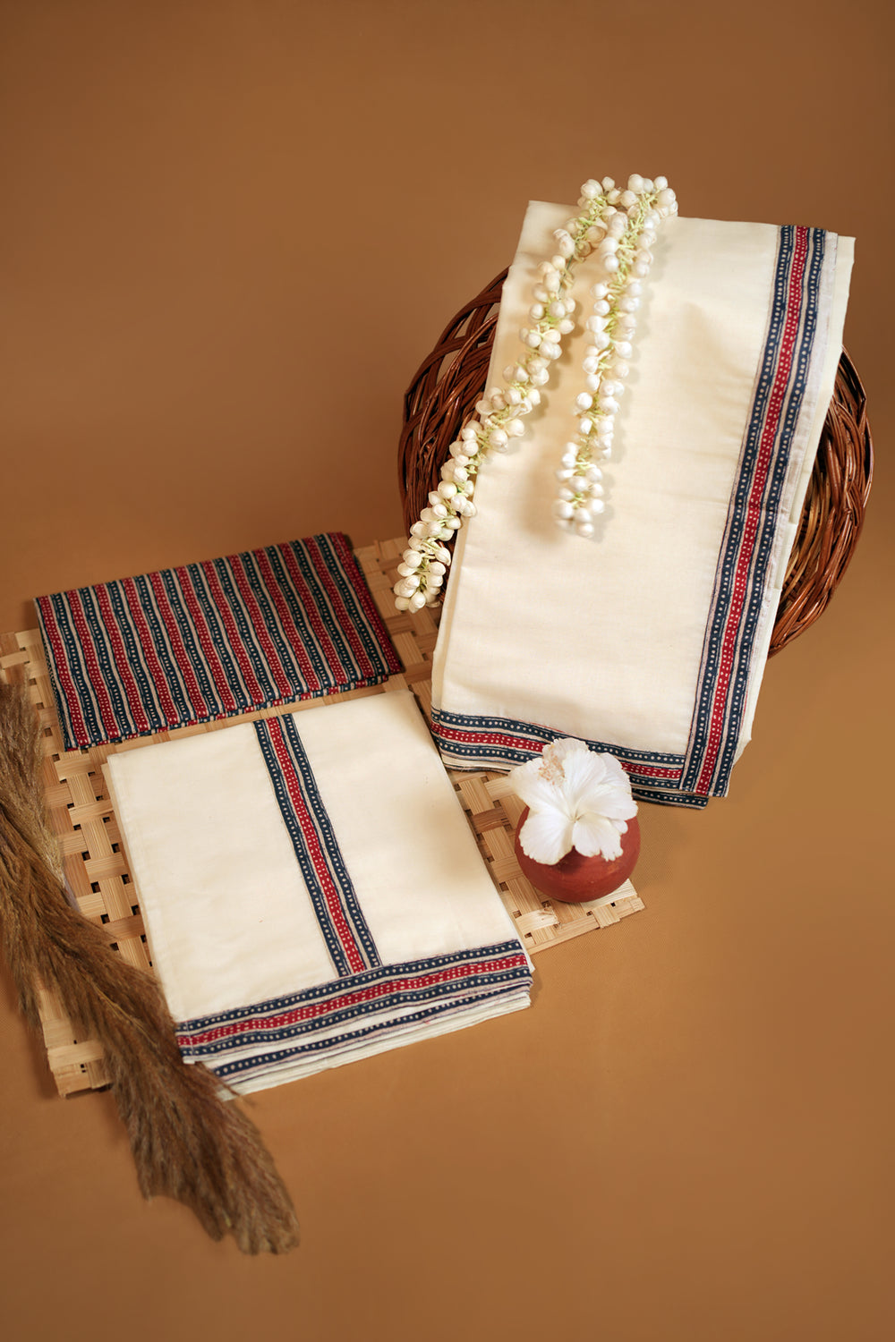 Lalitha – Border Stitched Settu Mundu with Matching Blouse Material
