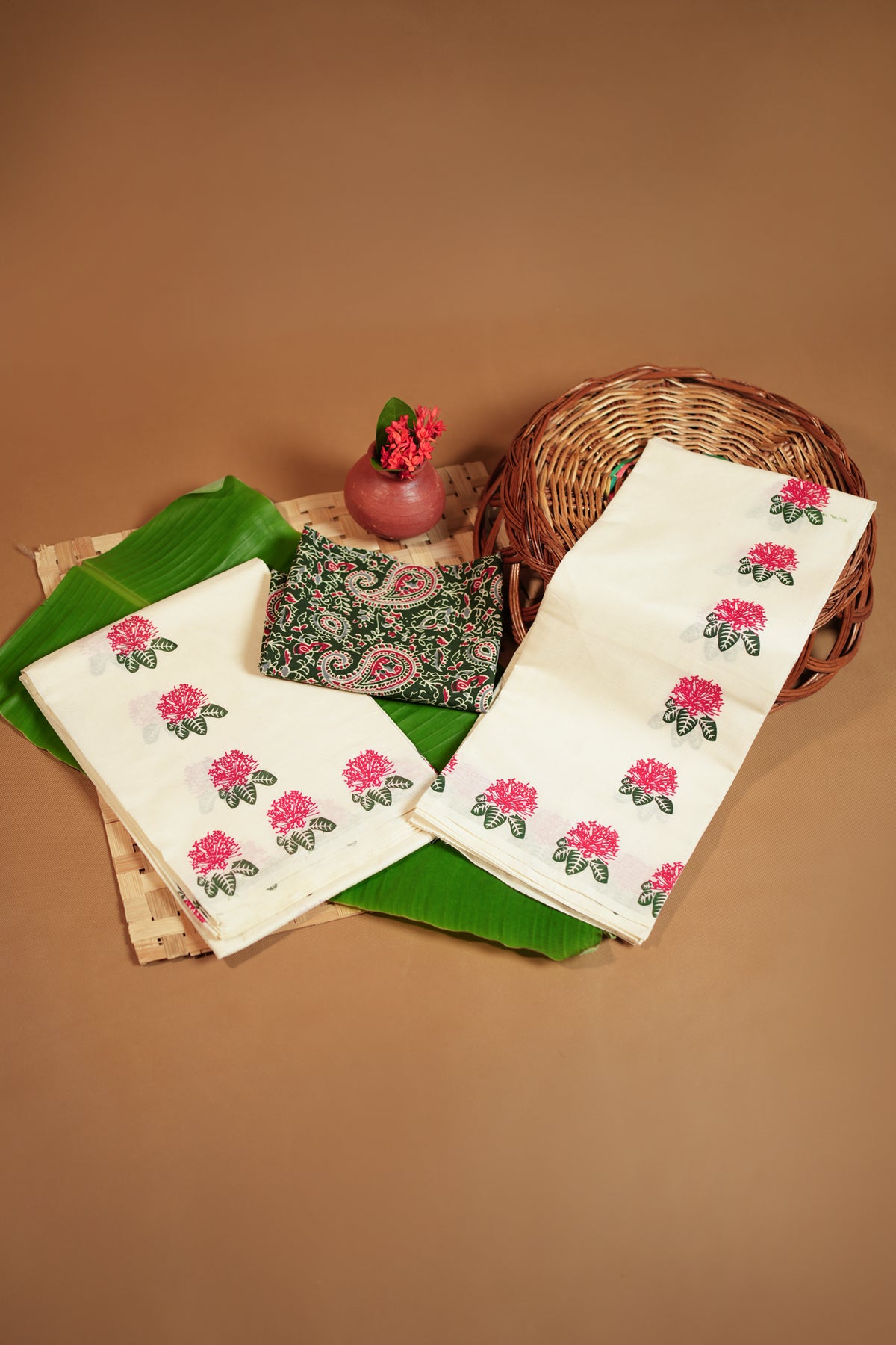 Chethi Red and Green Printed Settumund with Matching Blouse Material