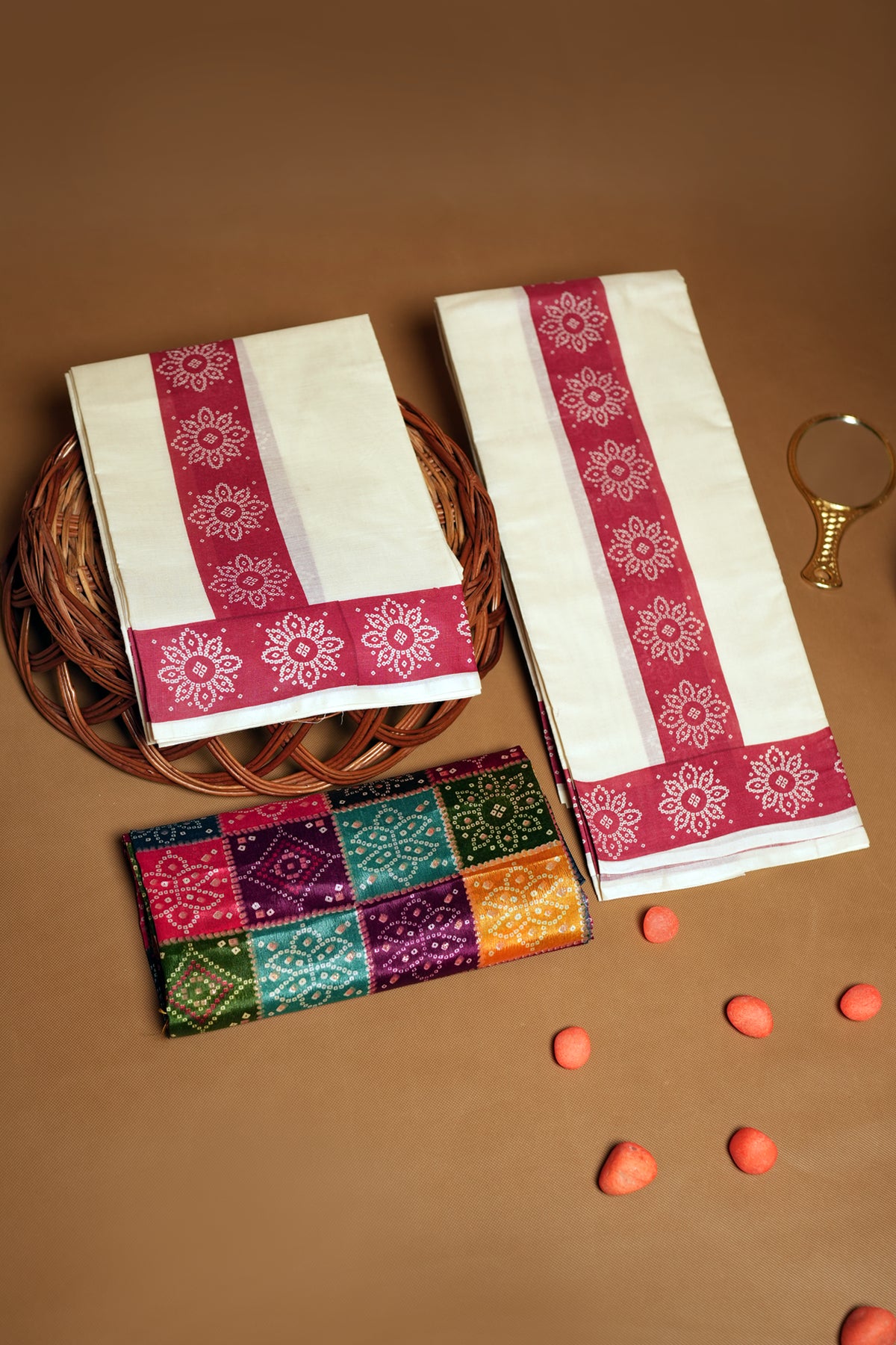 Bhandhini Red Printed Settumundu with Matching Blouse Material
