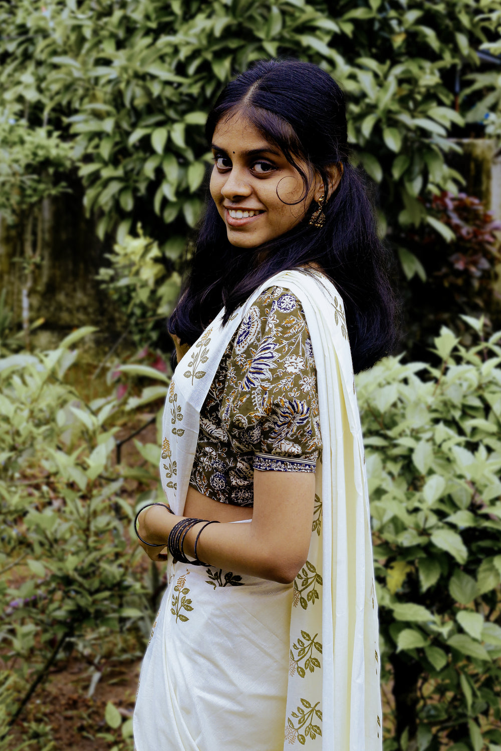 Thulasi Printed Settumund with Matching Blouse Material