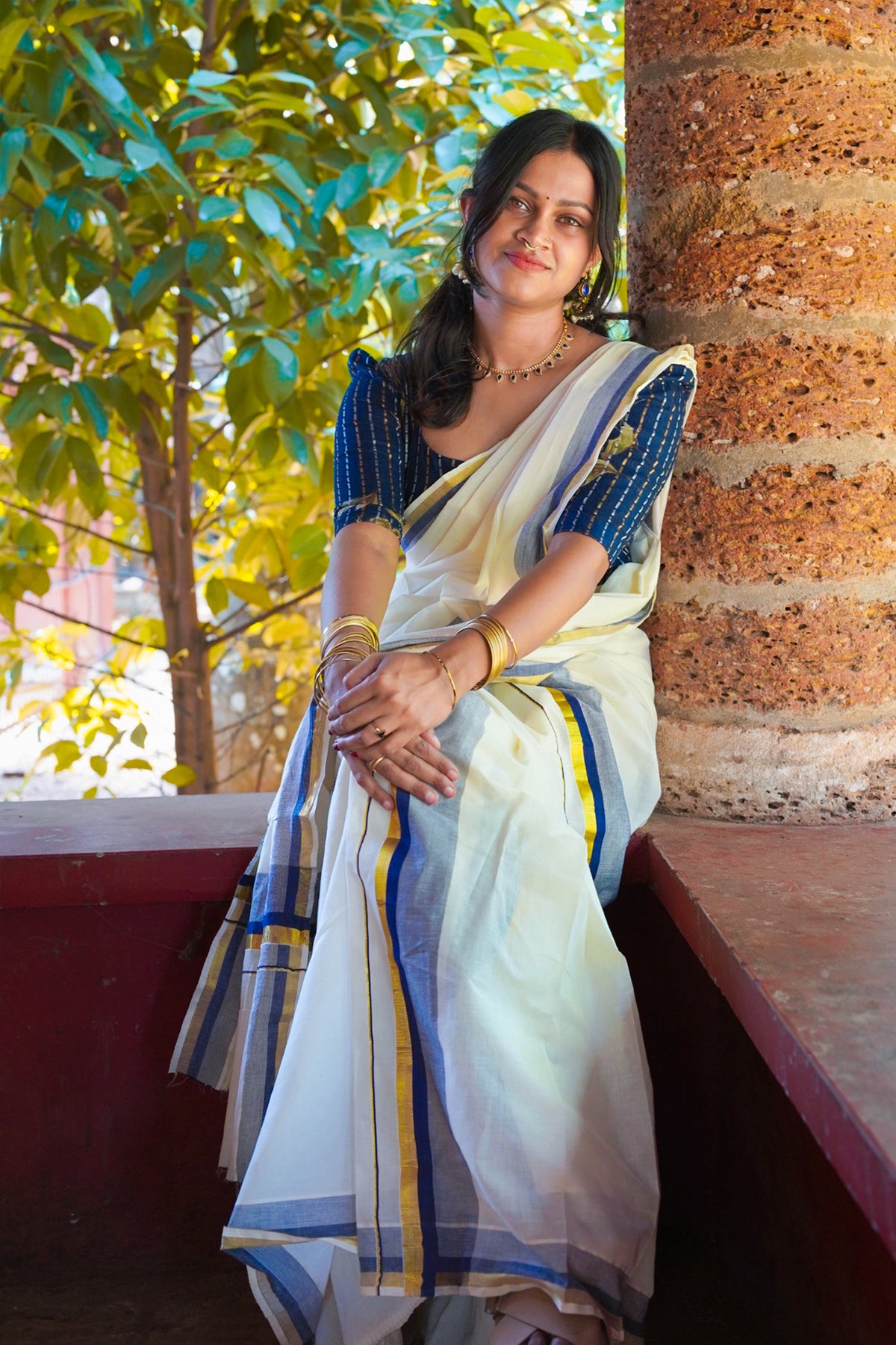 Neelima – Dark Blue and Golden Kasav Settumund with Designer Blouse Material