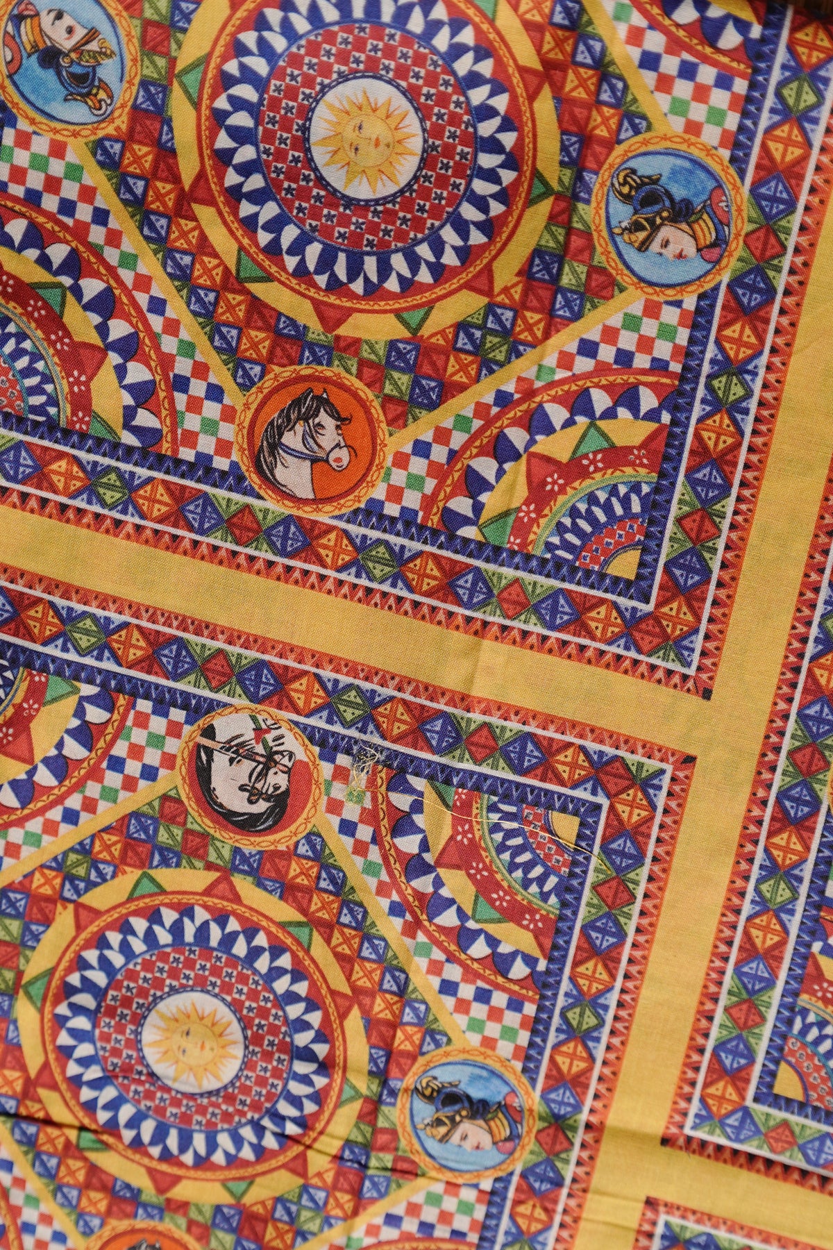 Mithravinda – Yellow Kattikara Settumundu with Printed Blouse Material