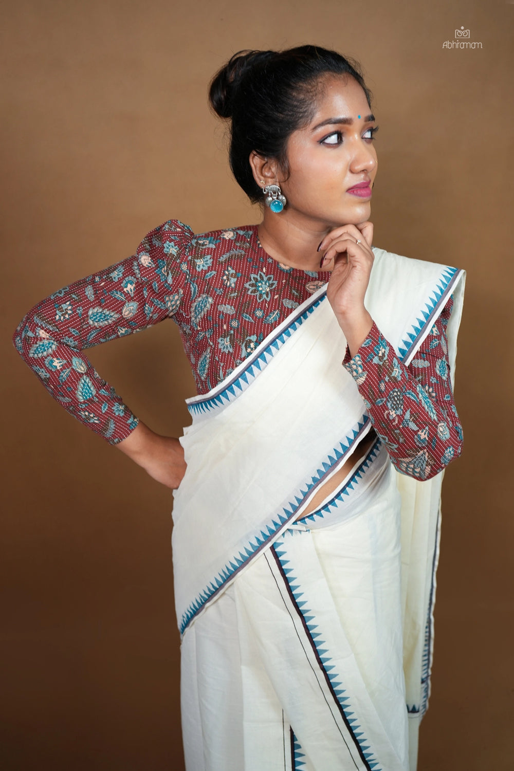 Bhoomi - Settumundu with Matching Blouse Material