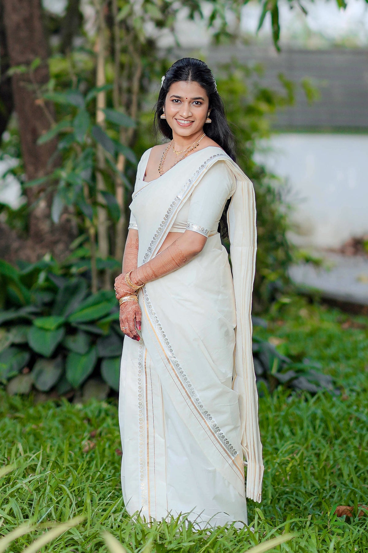 Kavya - Premium Golden Puliyilakkara Settumund with Golden Foil Printed Border with Blouse
