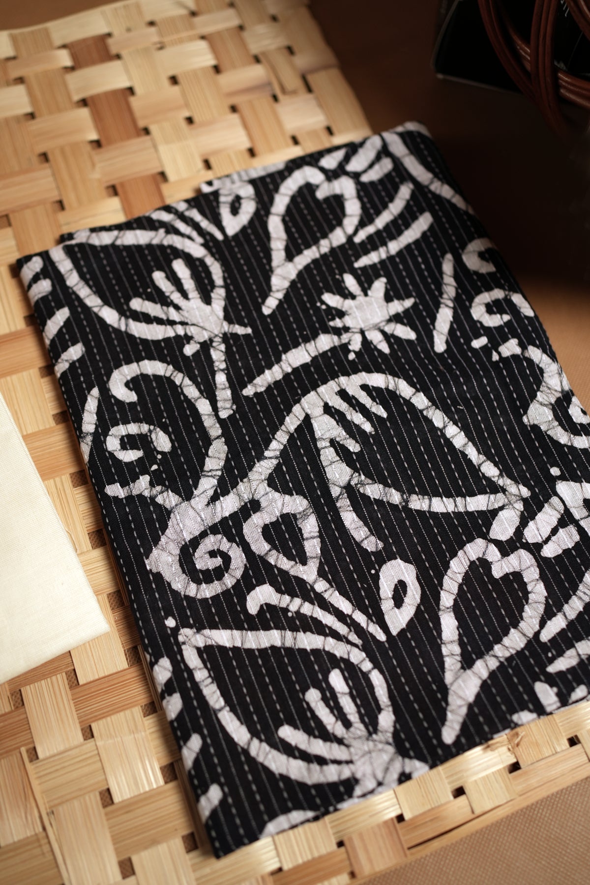 Kantha- Black Puliyilakkara Settumund with Kantha Cotton Blouse Material