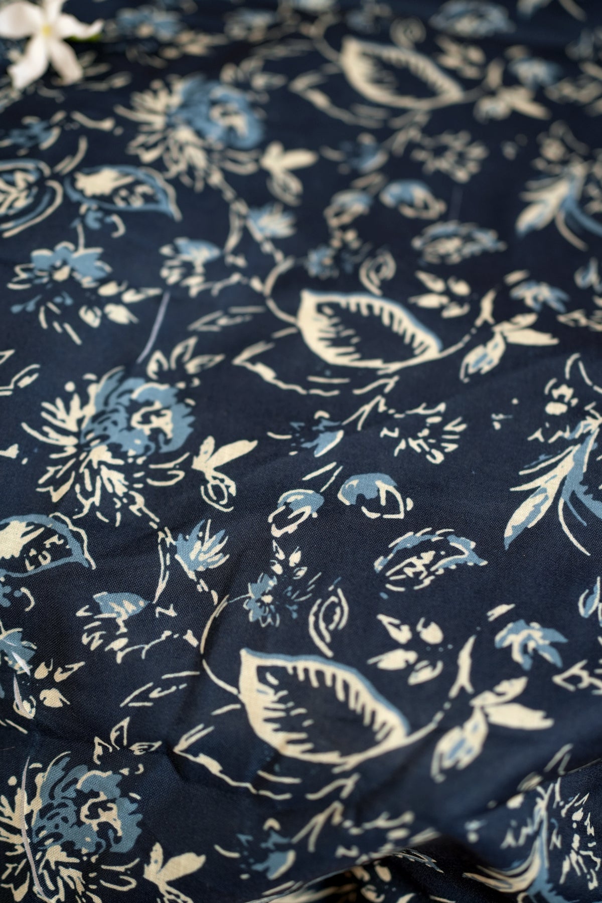 Amrutha- Dark Navy Puliyilakkara Settumund with Printed Blouse Material