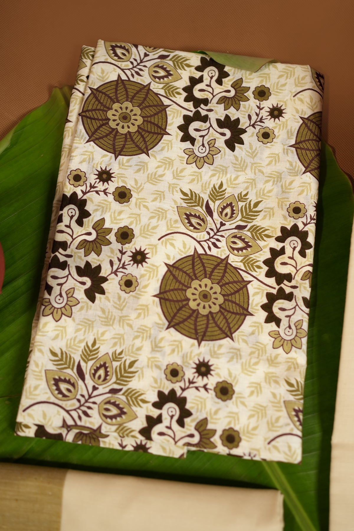 Vamika - Quality Settmundu With Matching Blouse Material