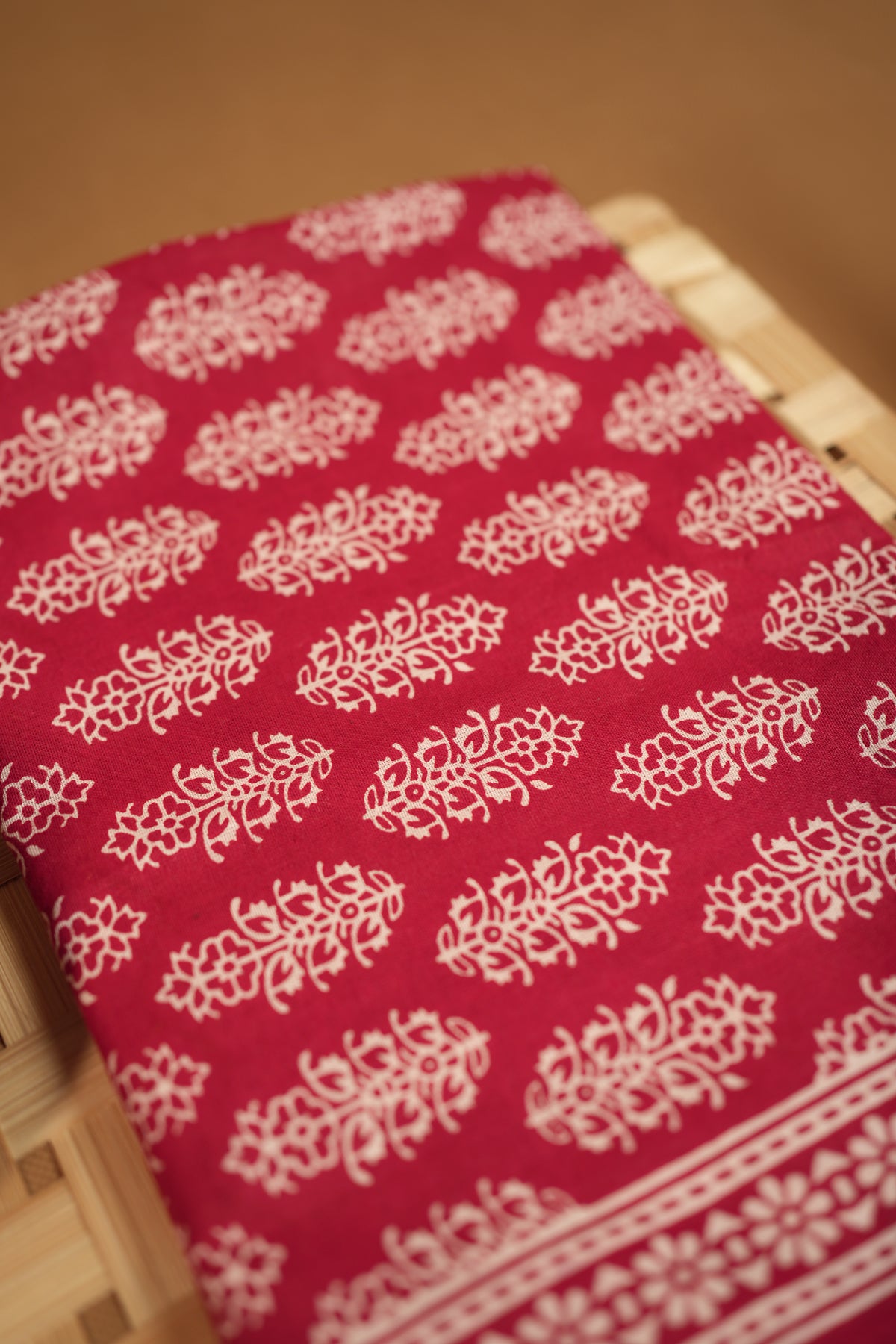Sindhura - Red Mulloth Settumund with Printed Blouse Material