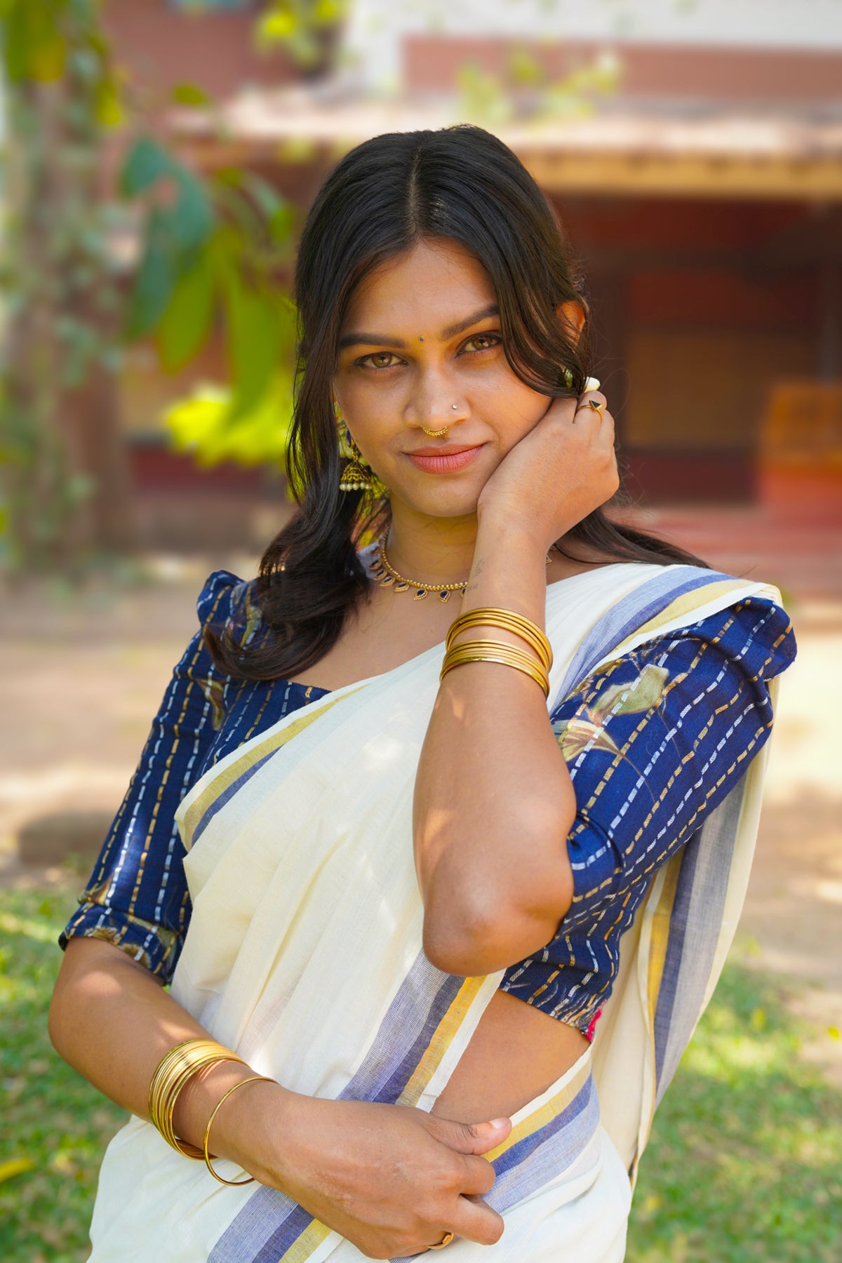 Neelima – Dark Blue and Golden Kasav Settumund with Designer Blouse Material