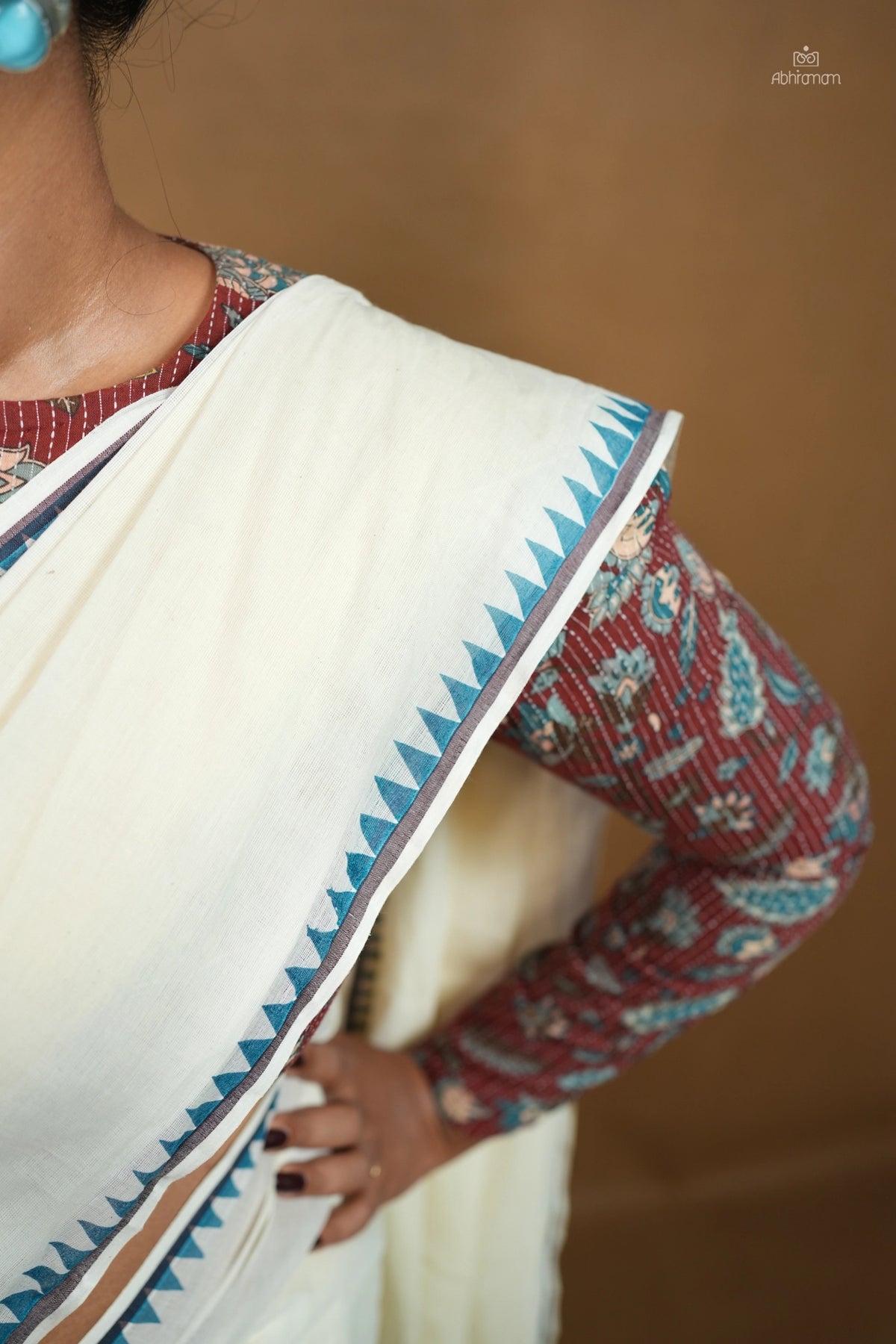 Bhoomi - Settumundu with Matching Blouse Material