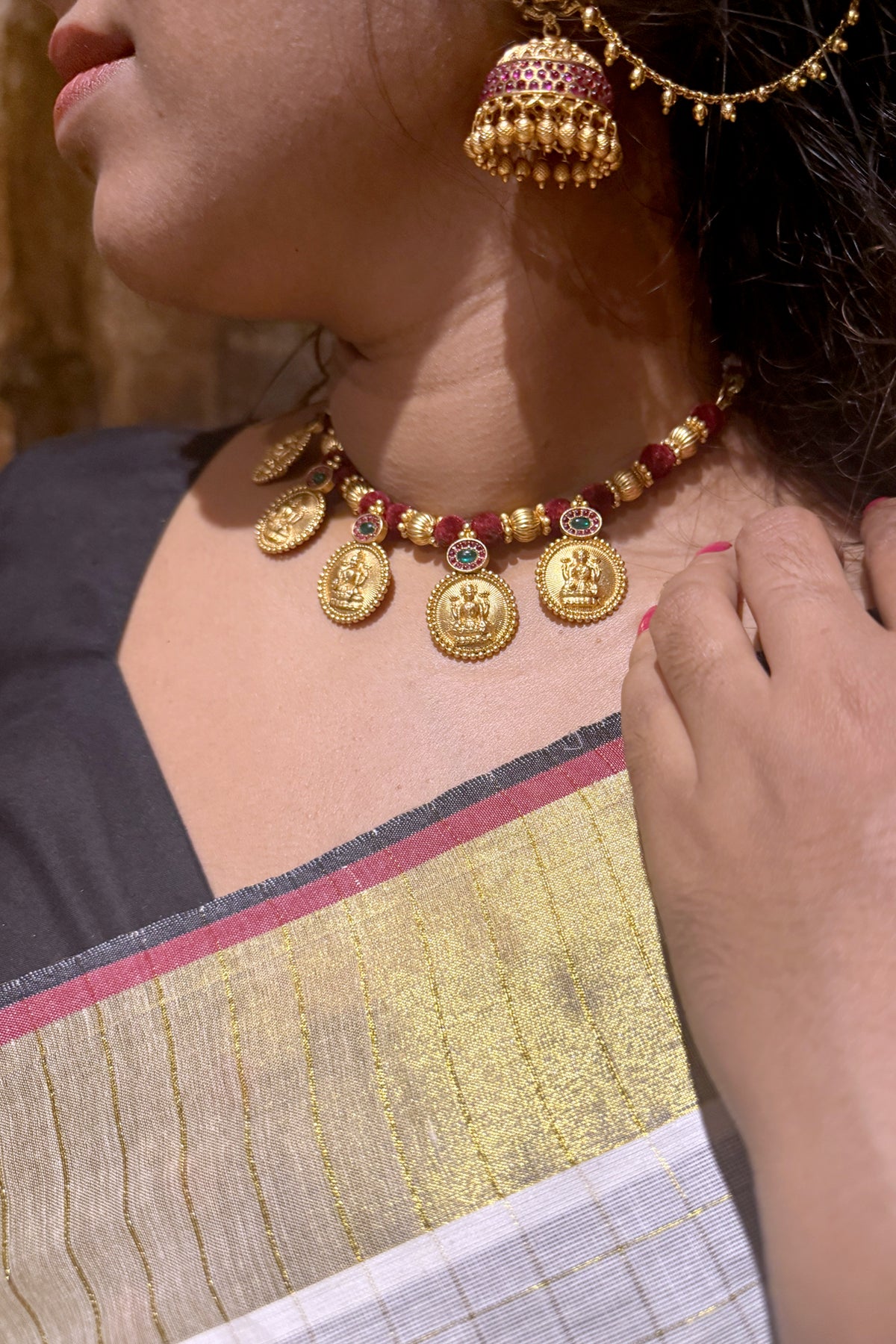 Kaadhal – Black and Maroon Red Golden Kasavu Saree