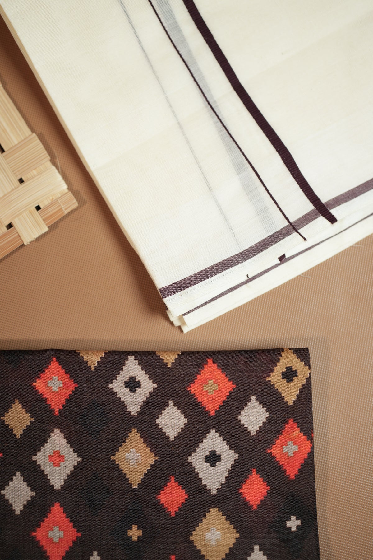 Vaishakhi - Brown Puliyilakkara Settu Mundu with Blouse Material
