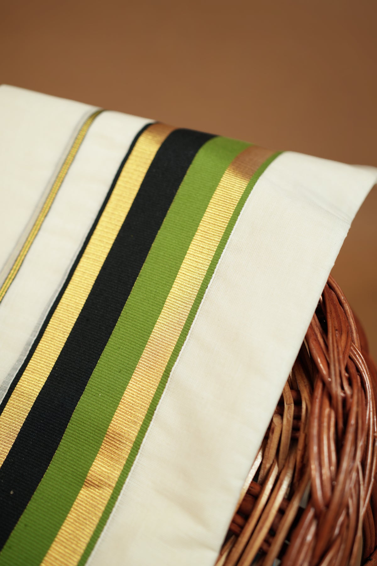 Vashya – Green and Black Kasav Settumund