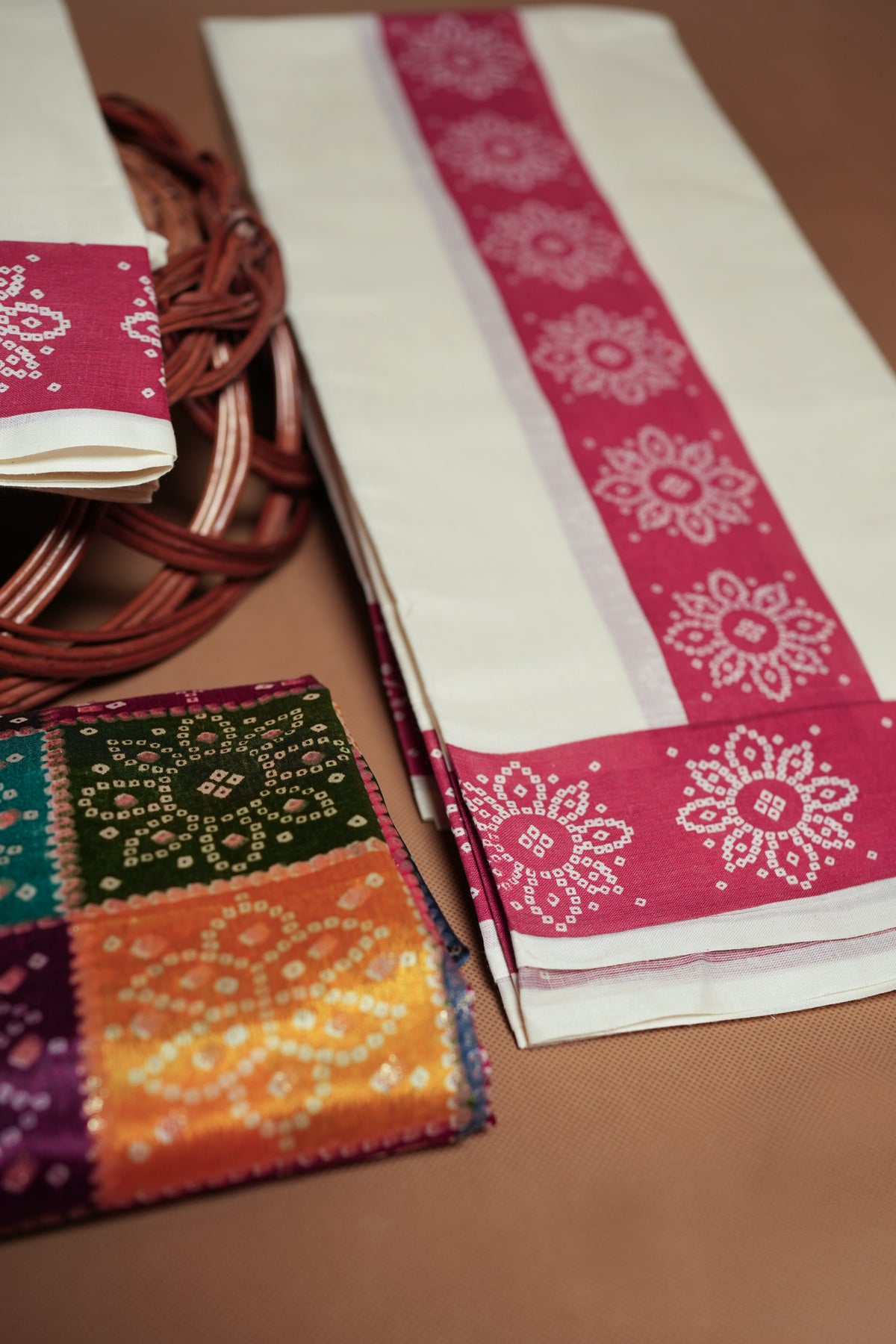 Bhandhini Red Printed Settumundu with Matching Blouse Material