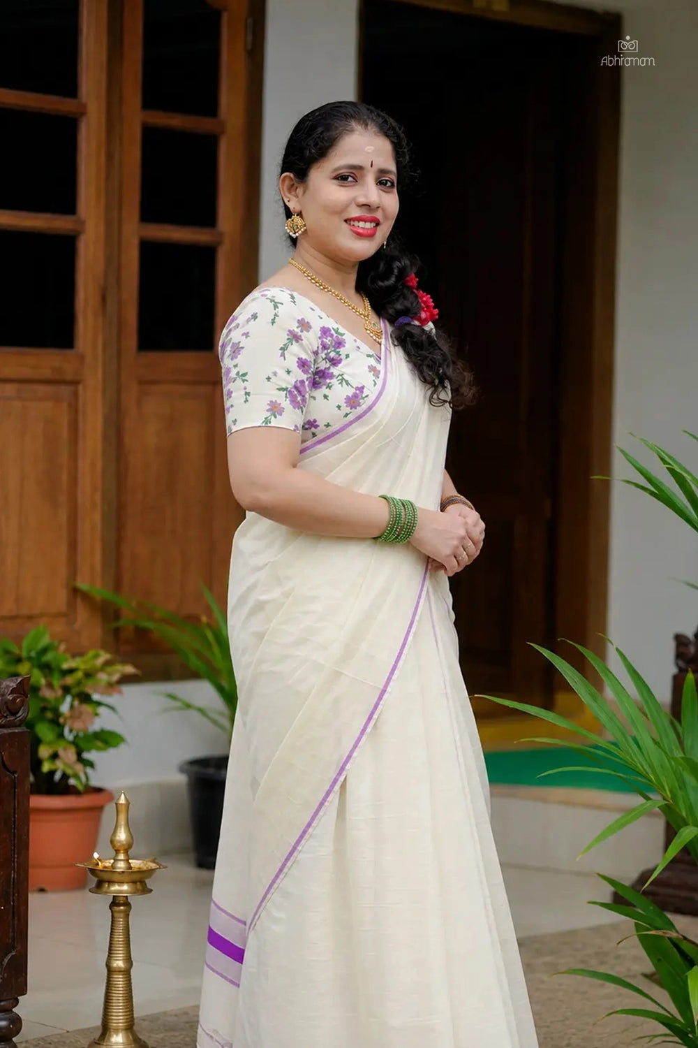 Lavanya - Puliyilakkara Settumund with Printed Blouse Material