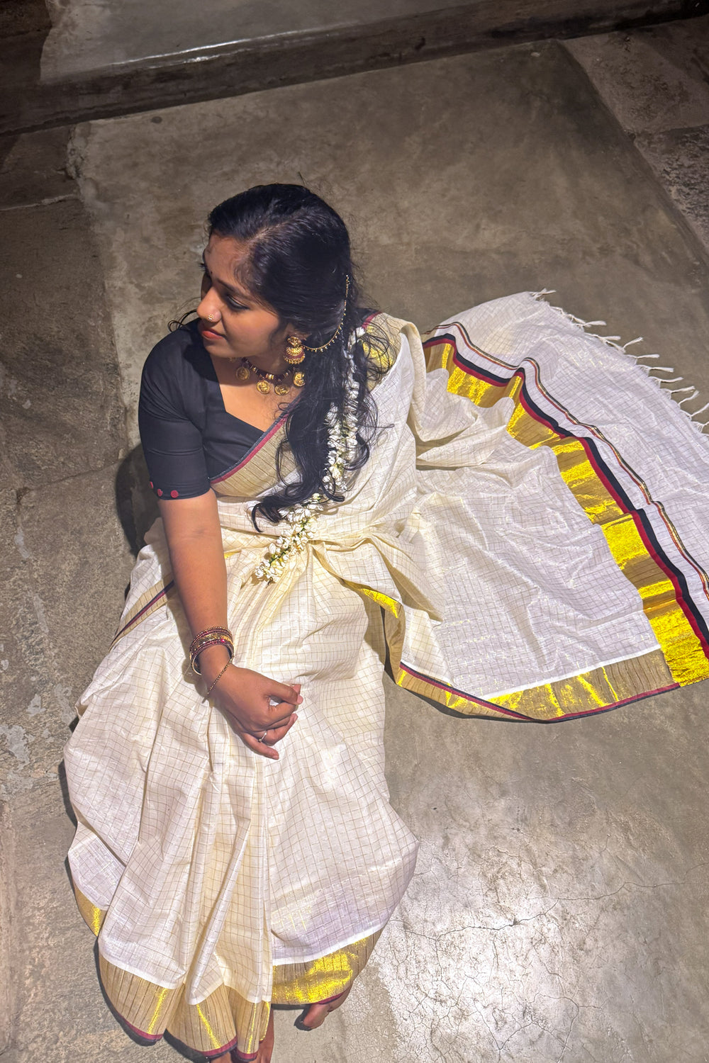 Kaadhal – Black and Maroon Red Golden Kasavu Saree