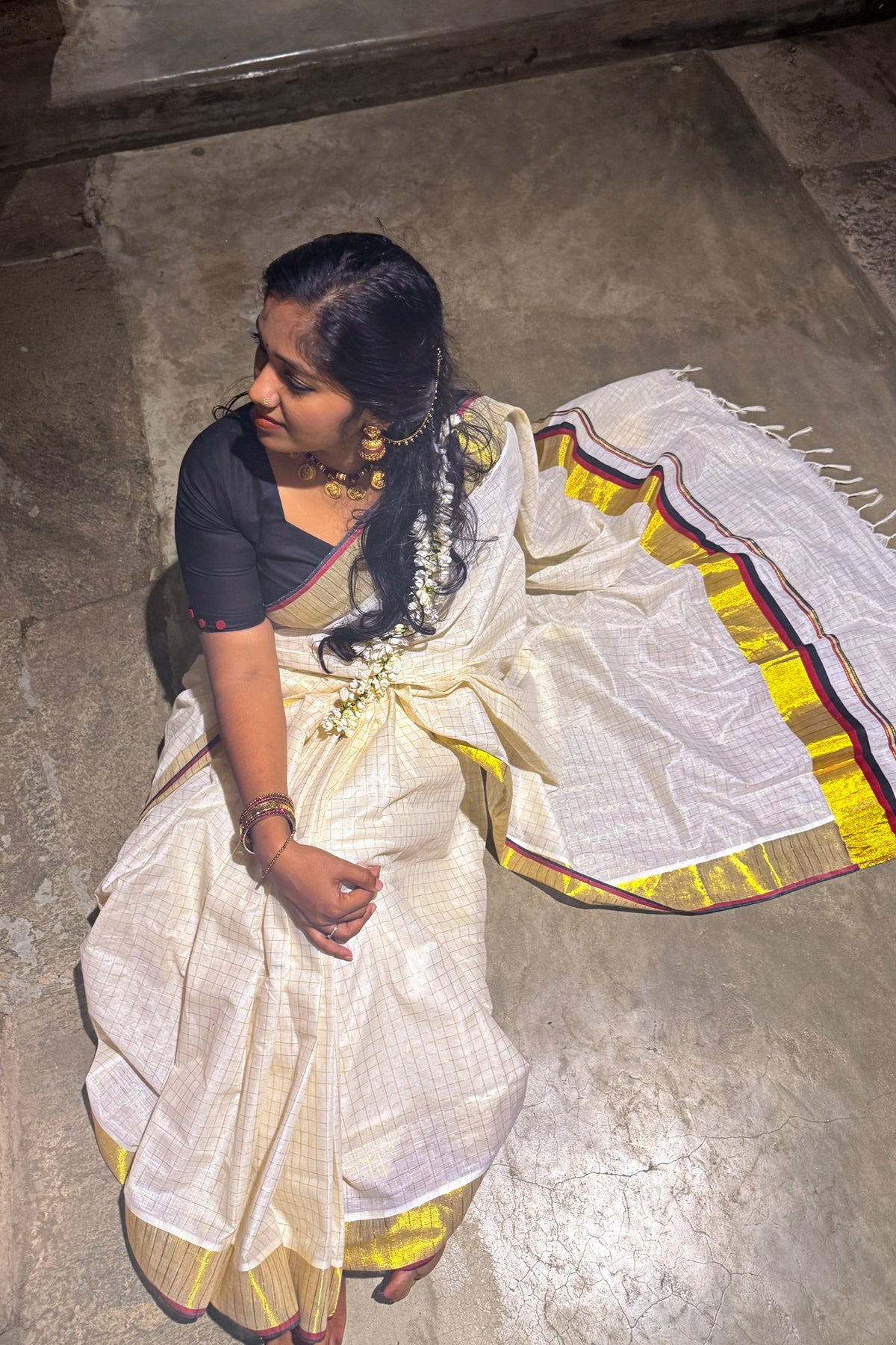 Kaadhal – Black and Maroon Red Golden Kasavu Saree