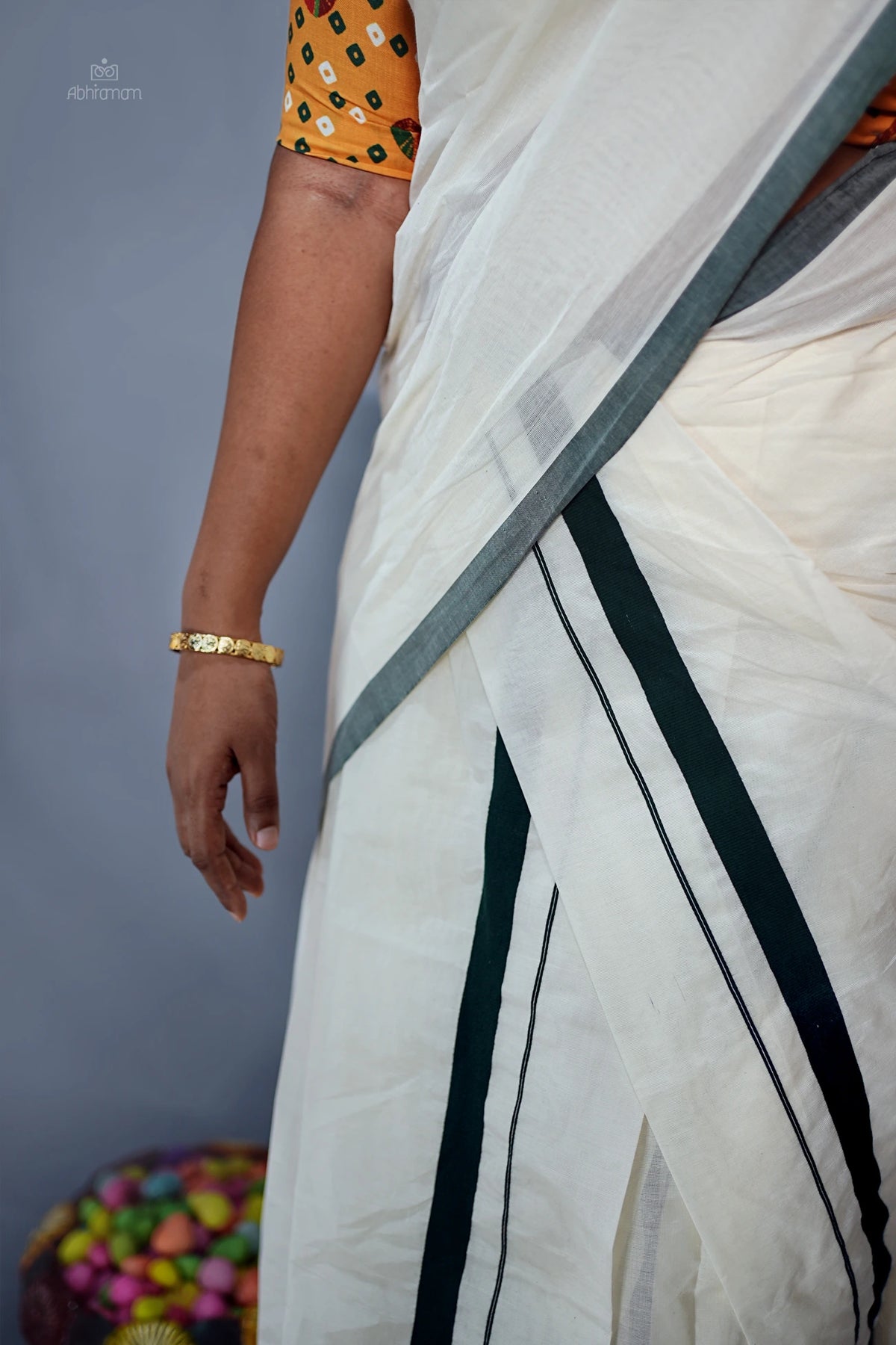 Urvashi - Traditionall Settumund with Blouse Material