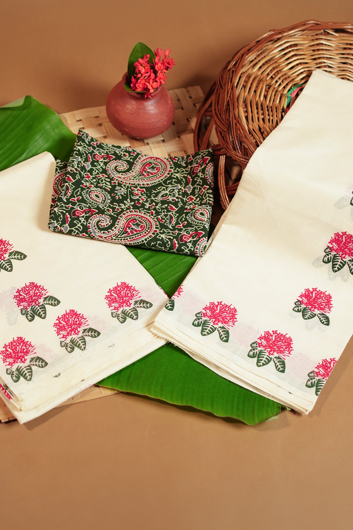 Chethi Red and Green Printed Settumund with Matching Blouse Material