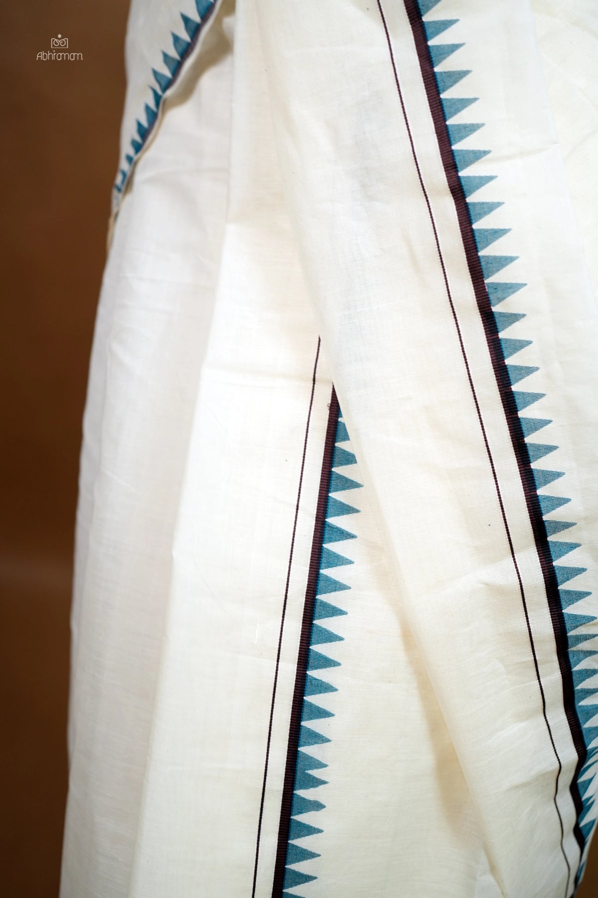 Bhoomi - Settumundu with Matching Blouse Material
