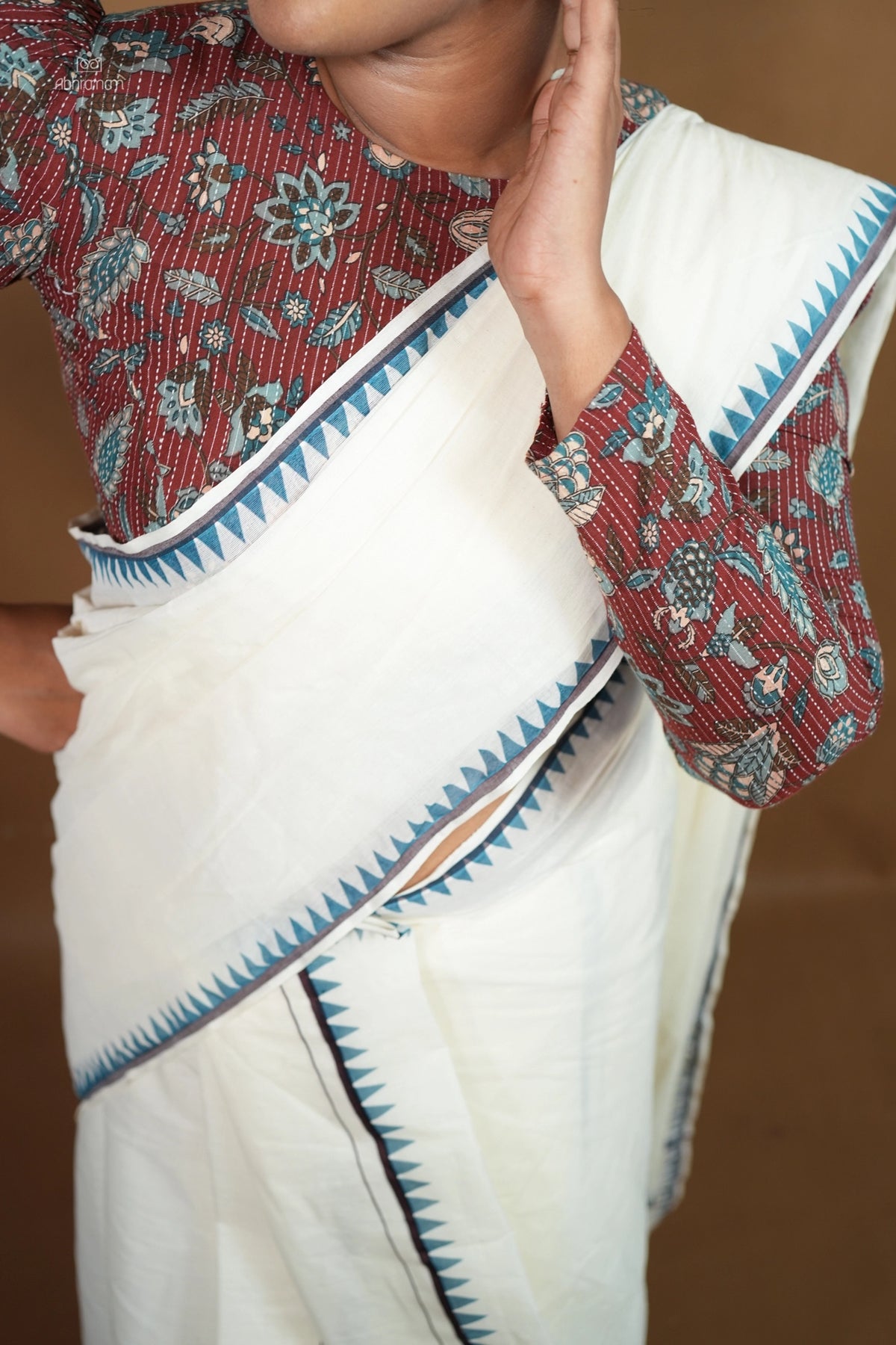 Bhoomi - Settumundu with Matching Blouse Material