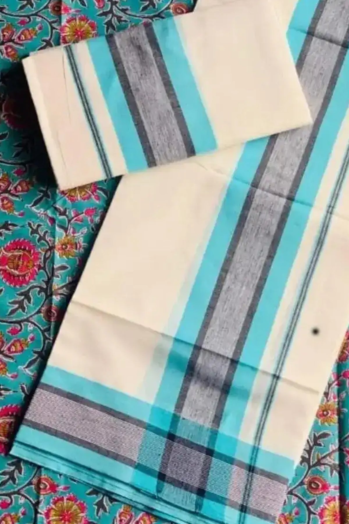 Mohini - Pure Cotton Traditional Kerala Mulloth Settumund with Floral Printed Blouse Material