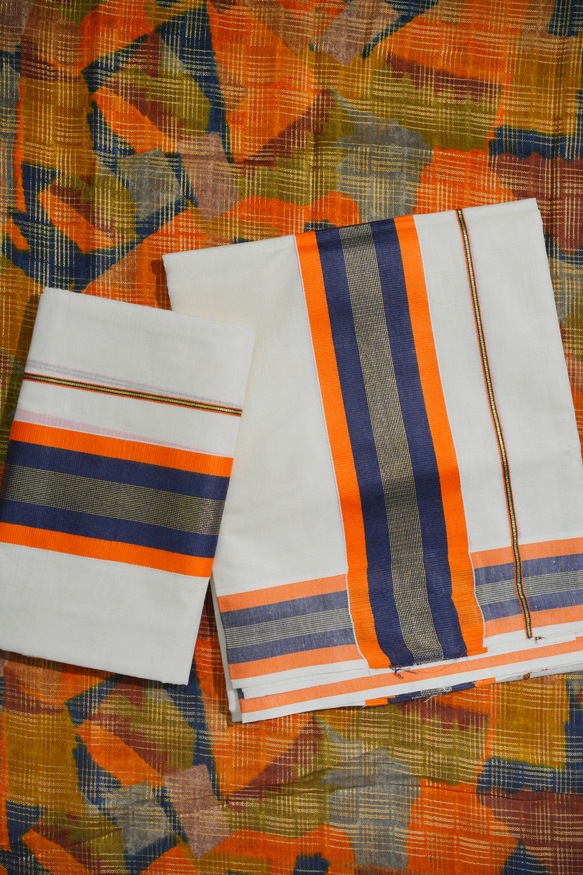 Jyothirmayi Settumundu with Multicolour Printed Blouse Material