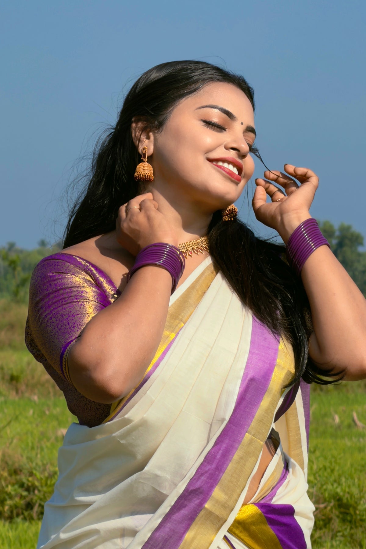 Aathira – Violet and Golden Kasav Settumund with Brocade Blouse Material