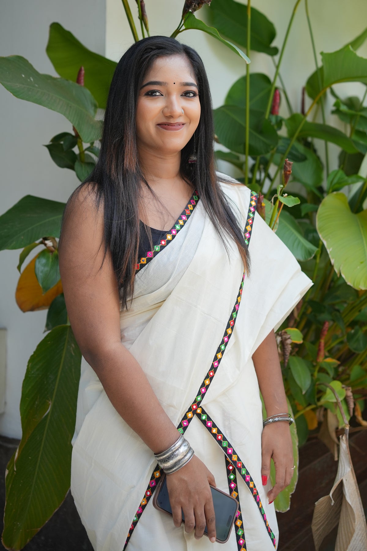 Dharppana Settumundu with Multicolor Border and Matching Blouse Material