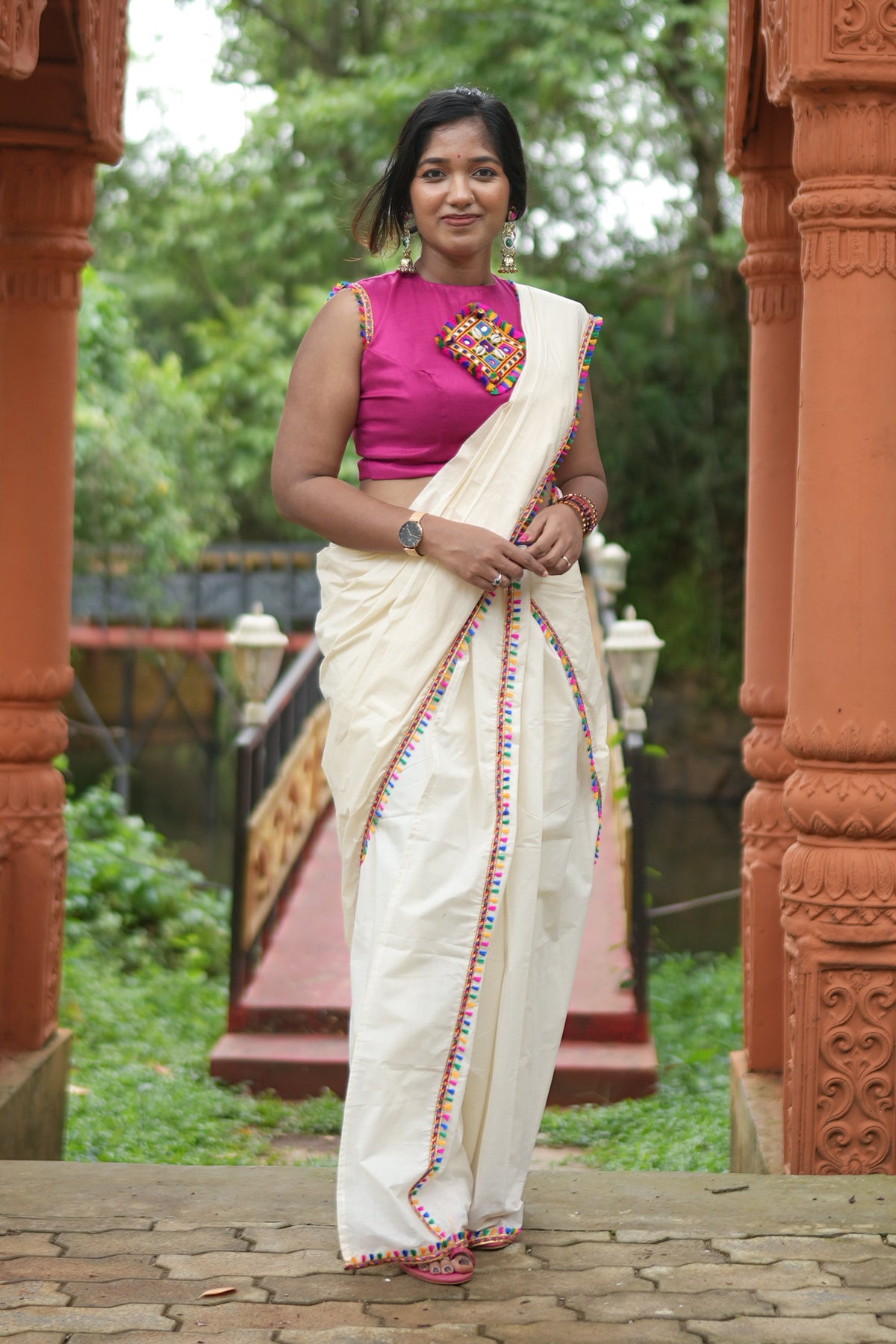 Uthara Settumundu with Multicolor Border and Matching Blouse Material