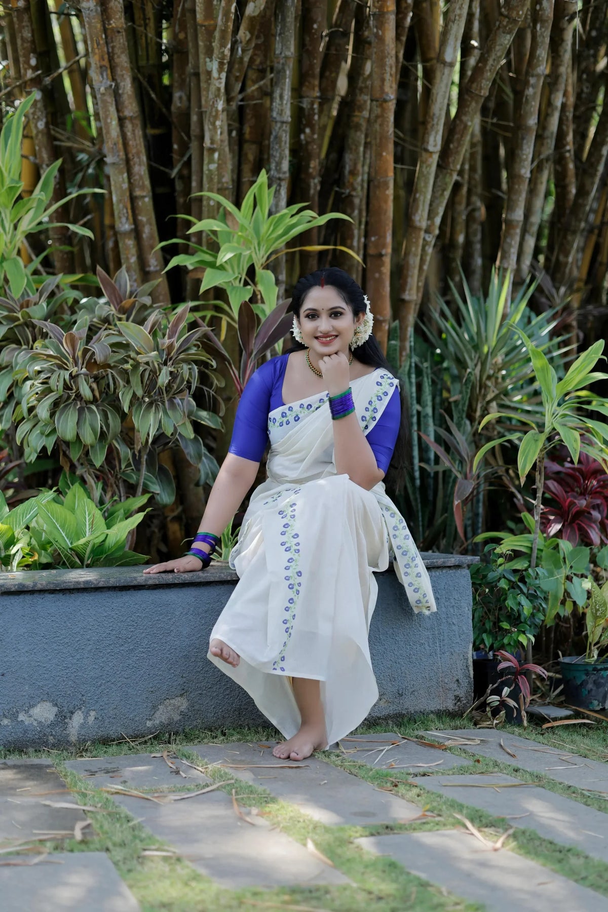 Shangupushpam Printed Settumund with Matching Blouse Material