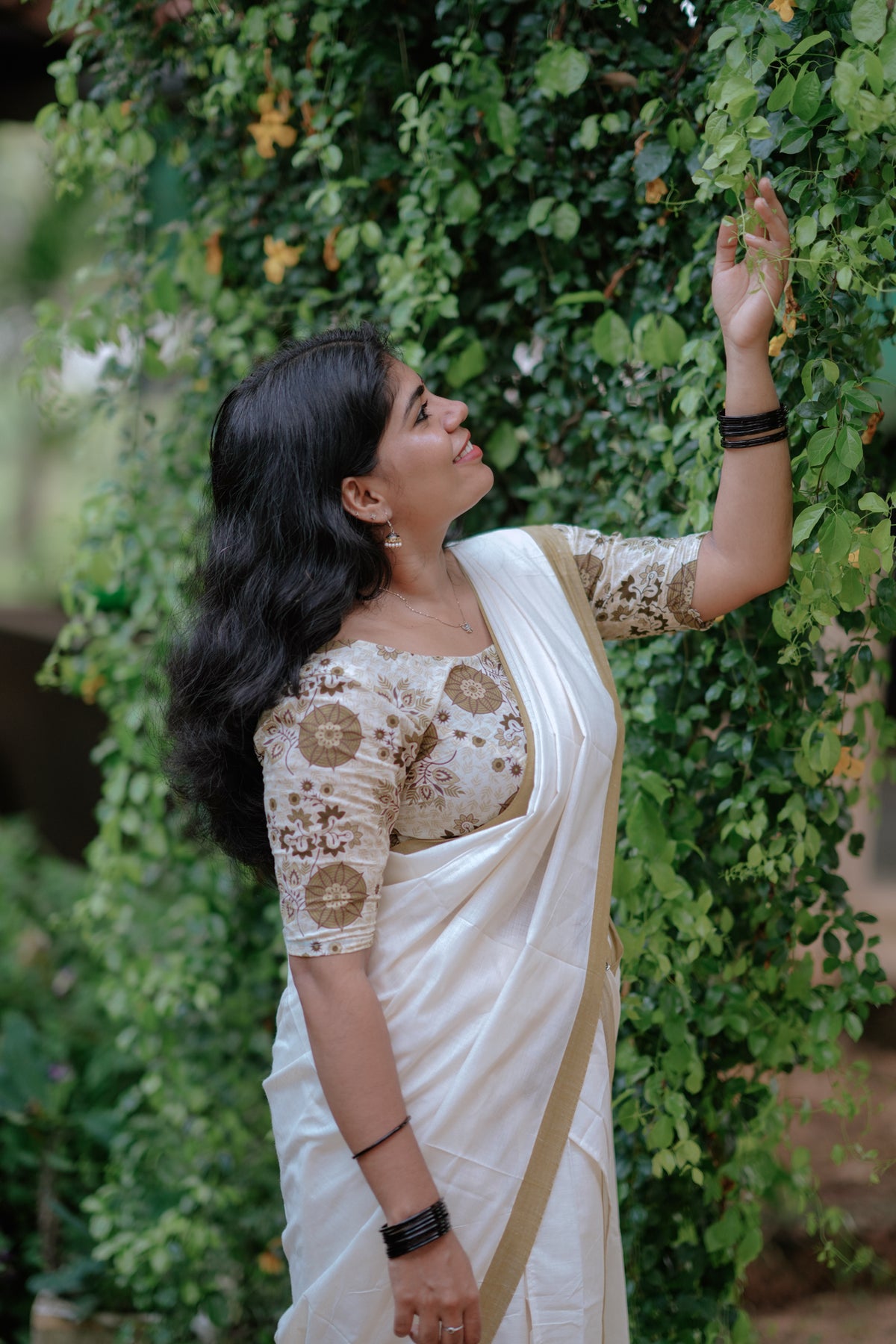 Vamika - Quality Settmundu With Matching Blouse Material