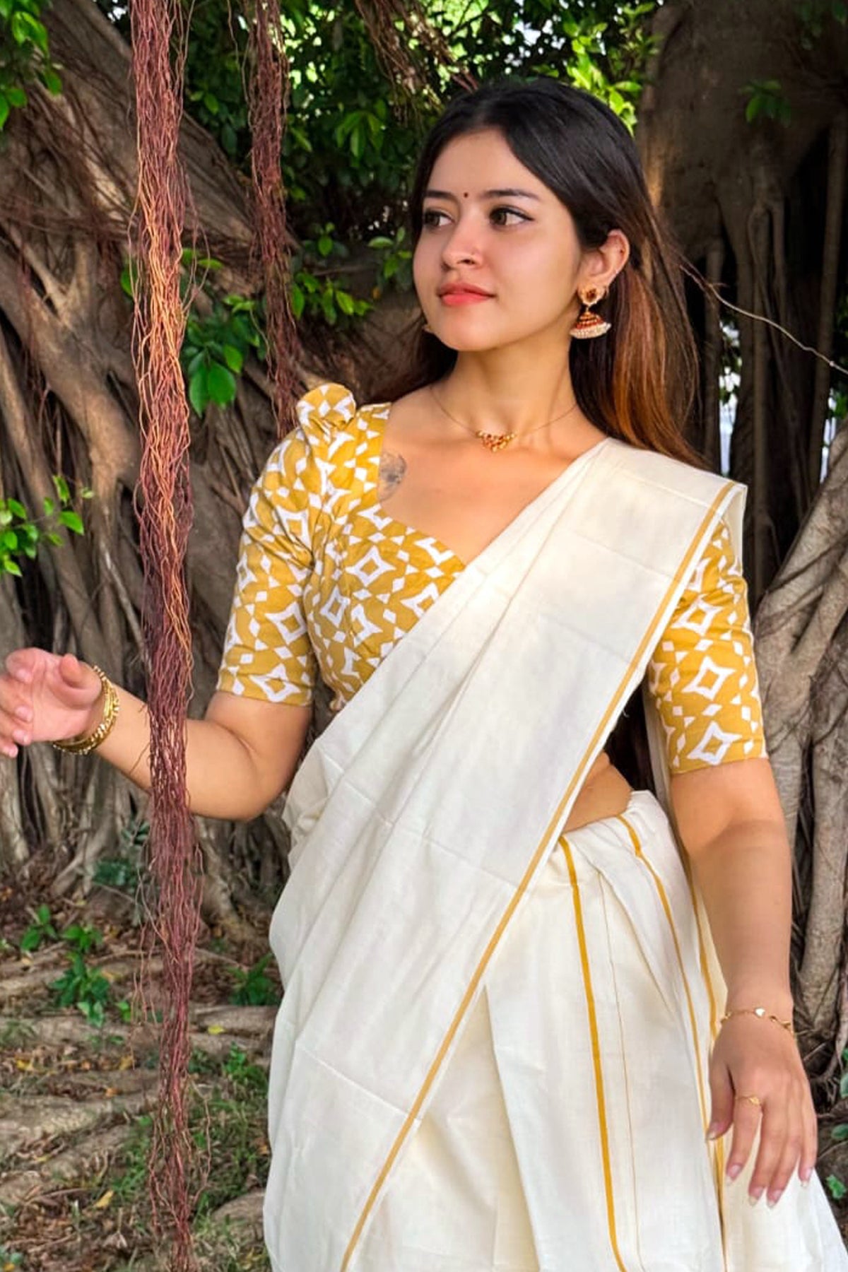 Nihara-Yellow Puliyikkara with Blouse Material