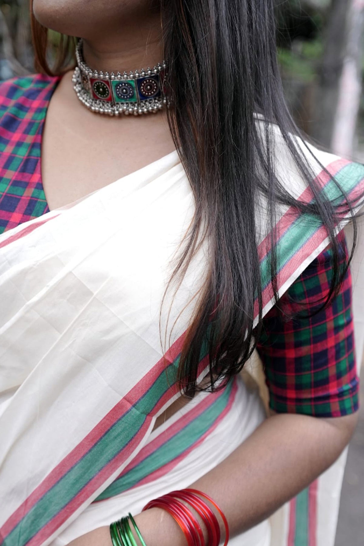 Sakhi - Mulloth Settumund with Checked Blouse Material