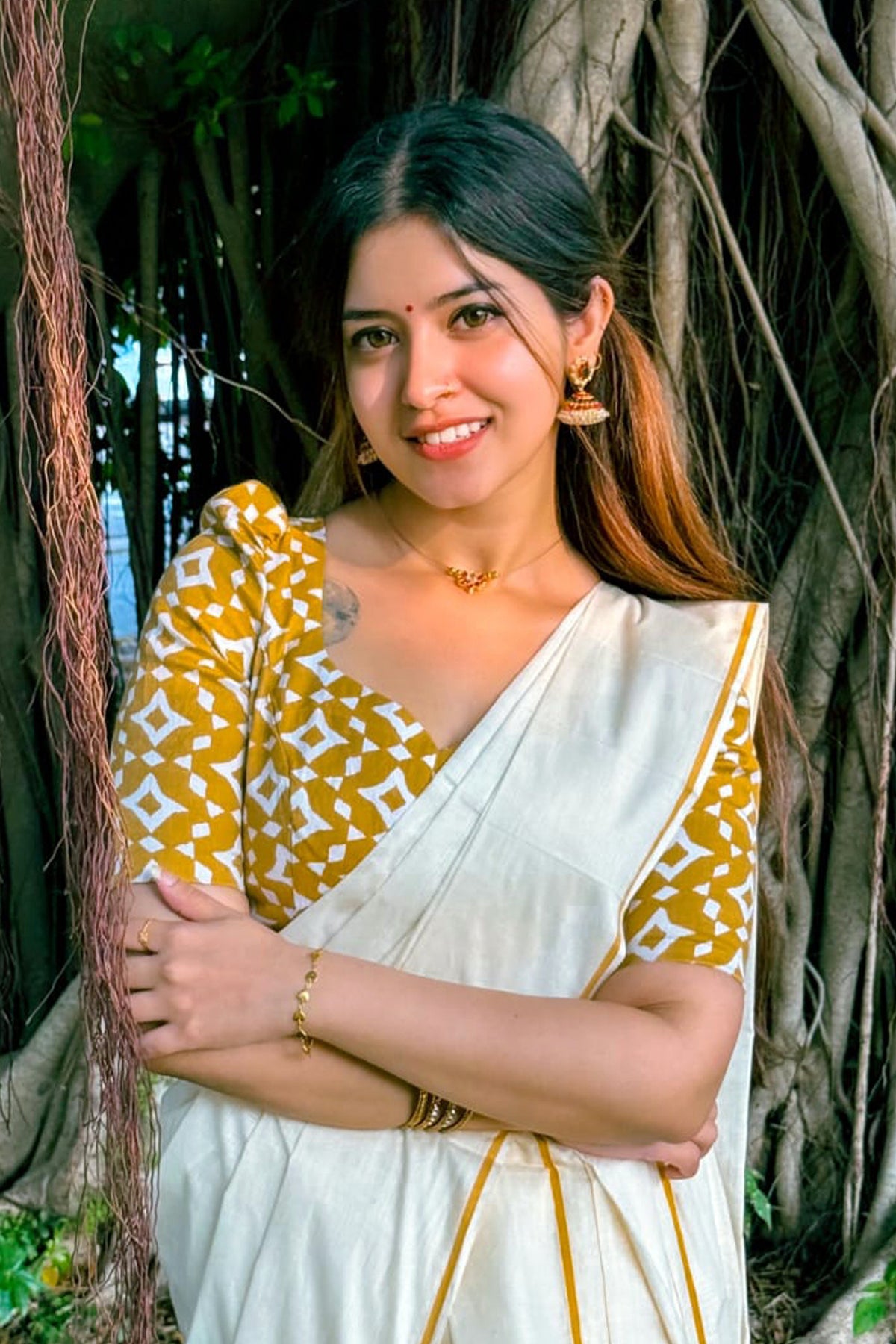 Nihara-Yellow Puliyikkara with Blouse Material