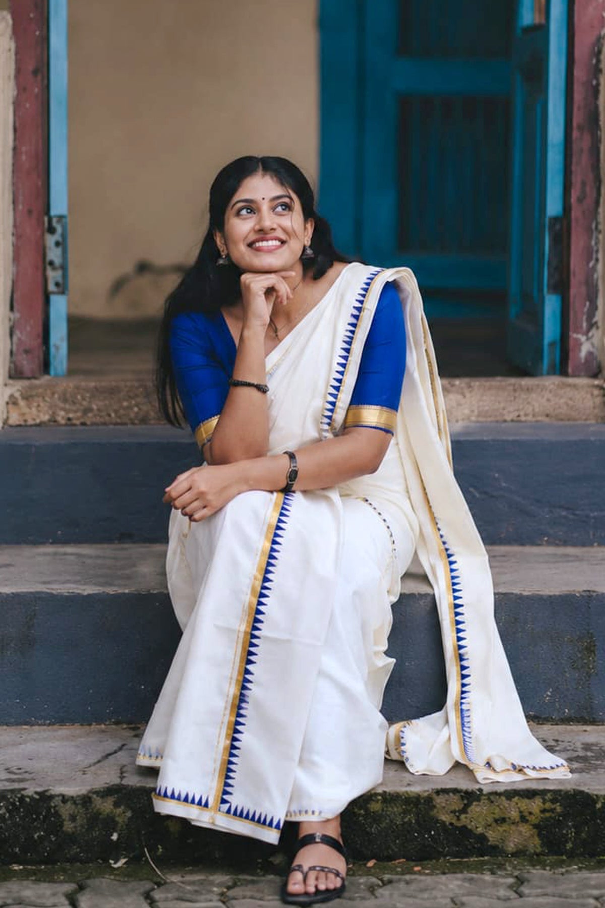 Sheethal – Blue Temple Printed Settumund with Kasav Border Blouse Material