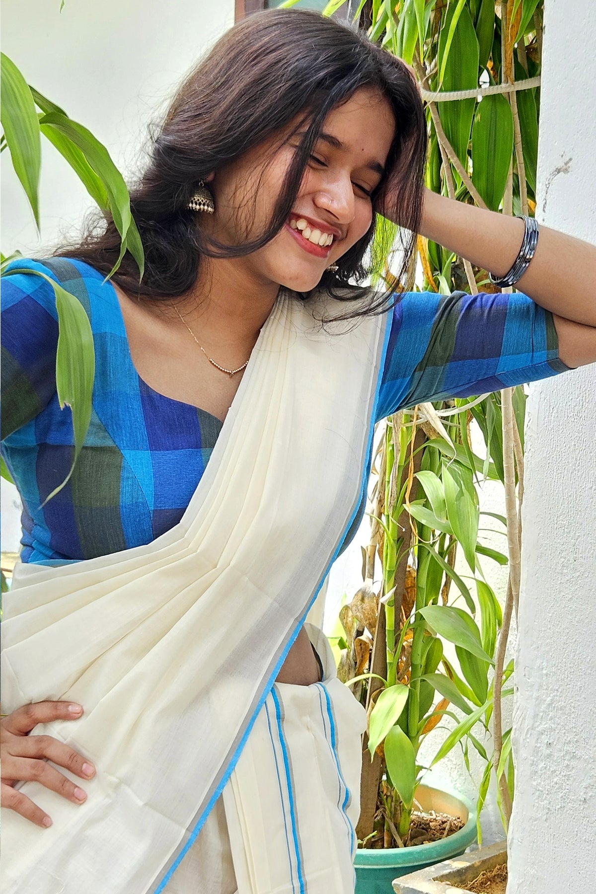 Chathuram Settumundu with Sky-Blue Pinstripe & Checkered Blouse Material