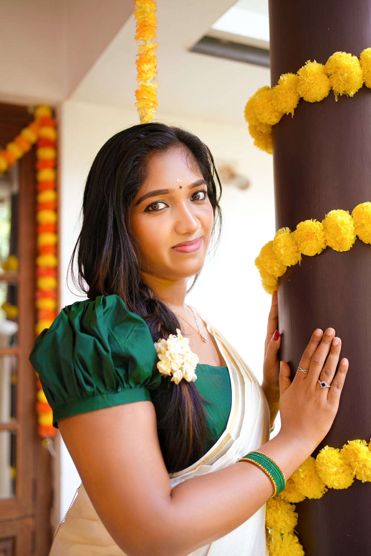 Nayans Settumundu with Gold Kasavu Border with Matching Blouse Material