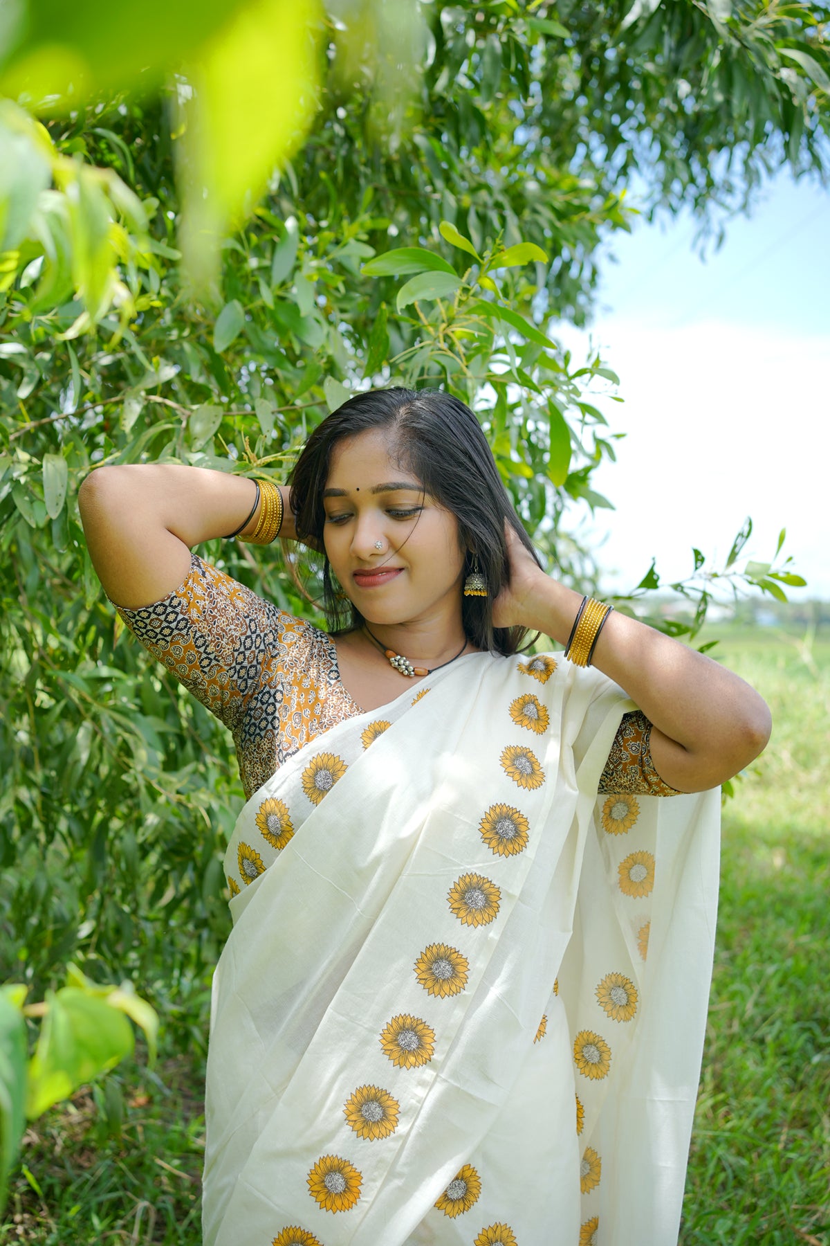 Sooryakandhi Printed Settumundu with Matching Blouse Material