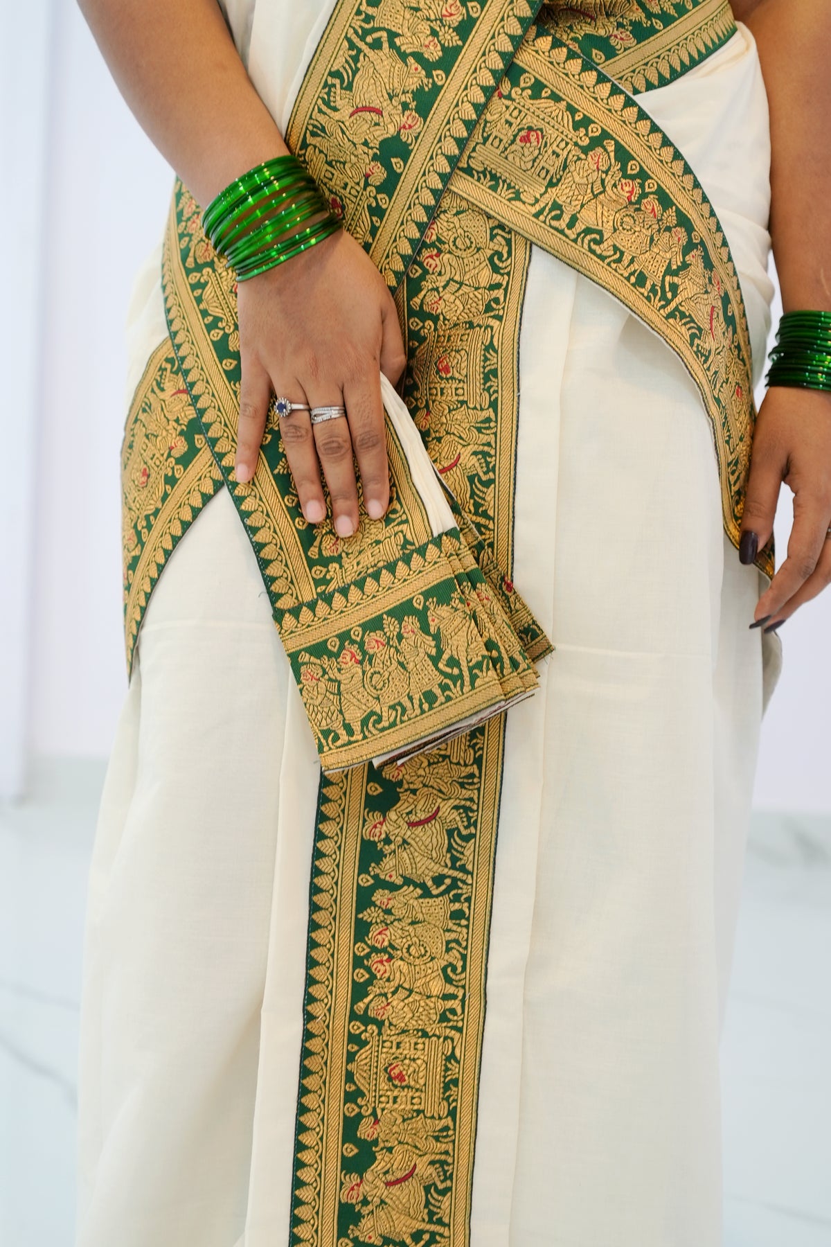 Swayamvara Settumundu with Green & Gold Border and Matching Blouse Material