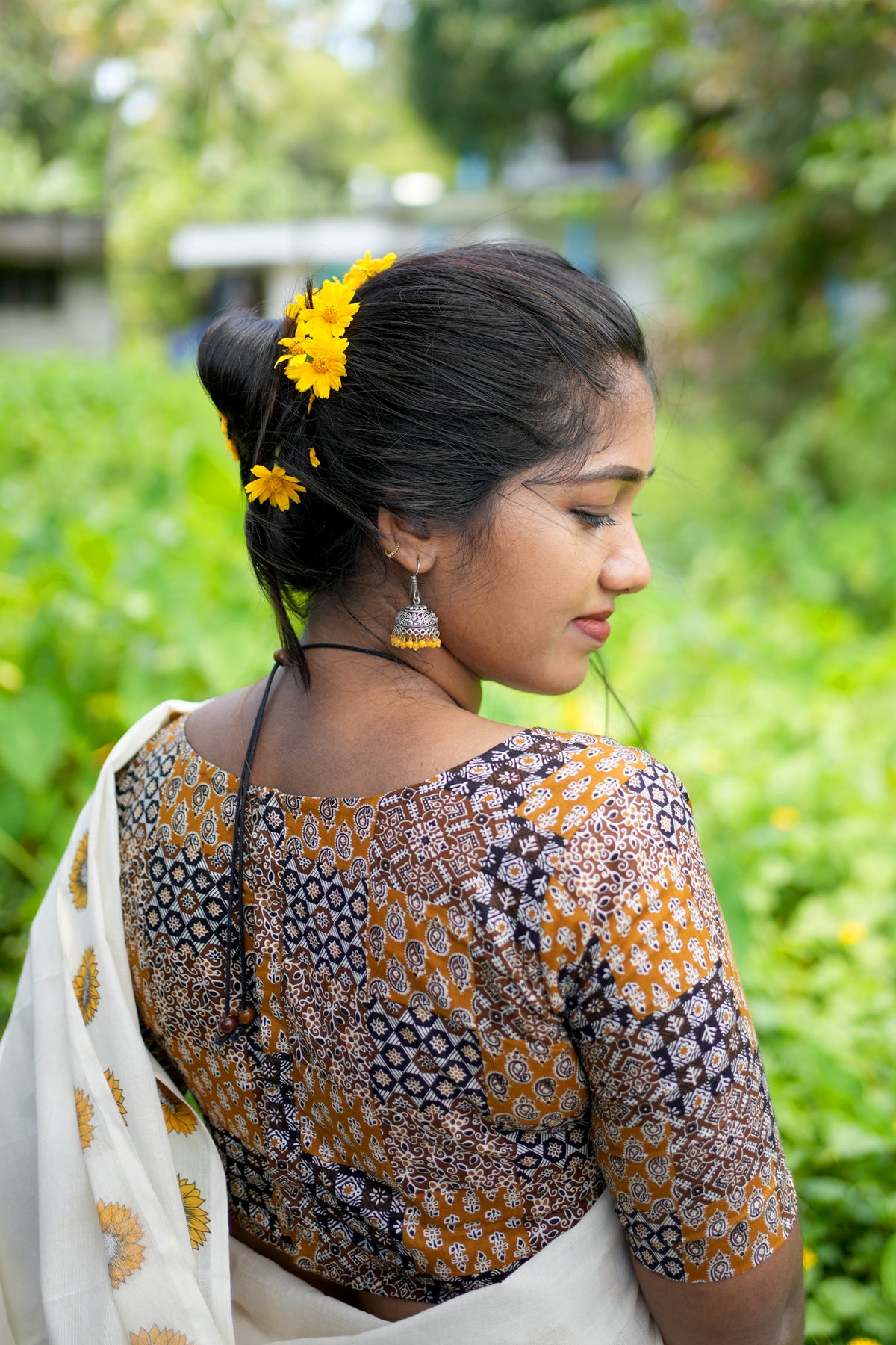 Sooryakandhi Printed Settumundu with Matching Blouse Material