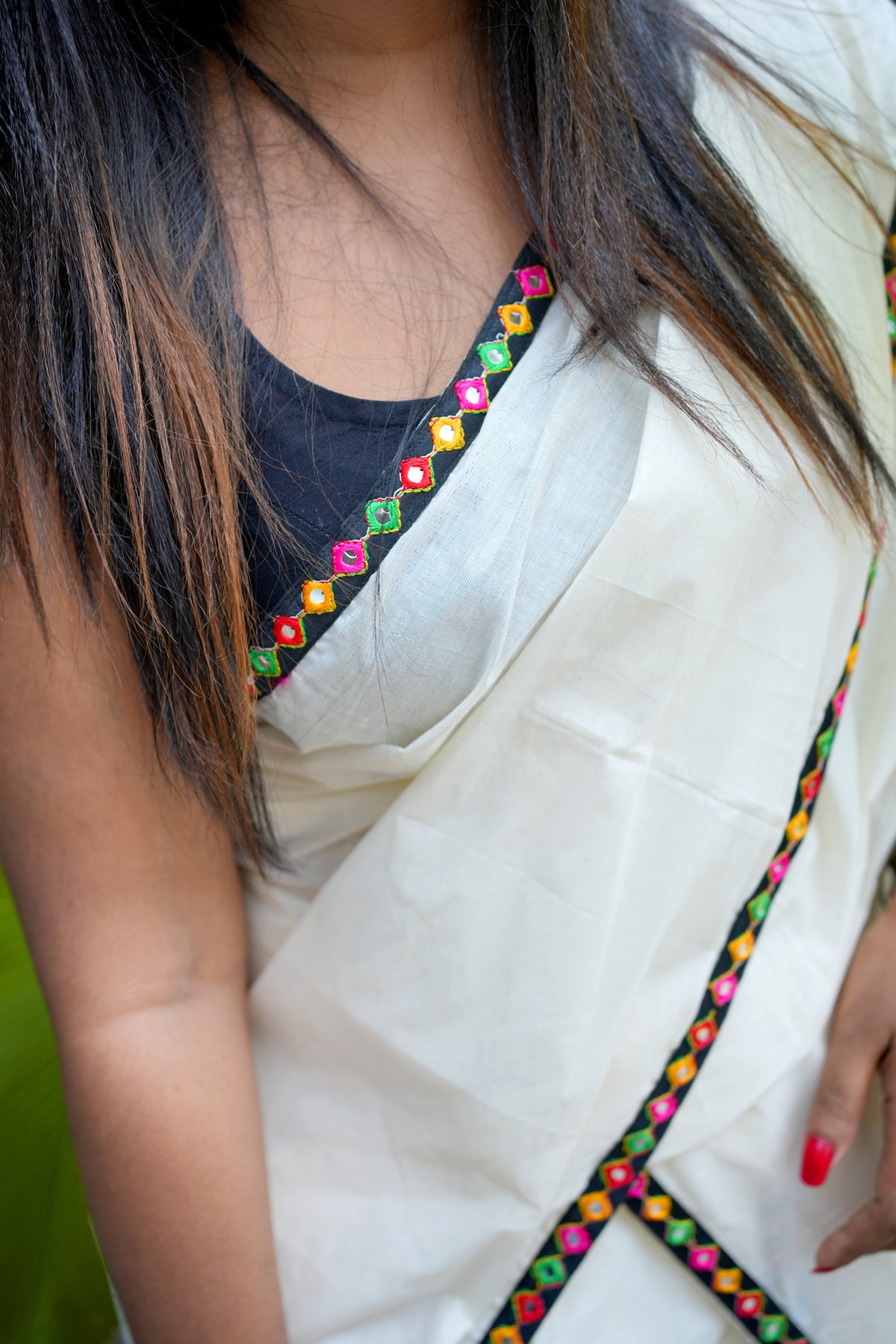 Dharppana Settumundu with Multicolor Border and Matching Blouse Material