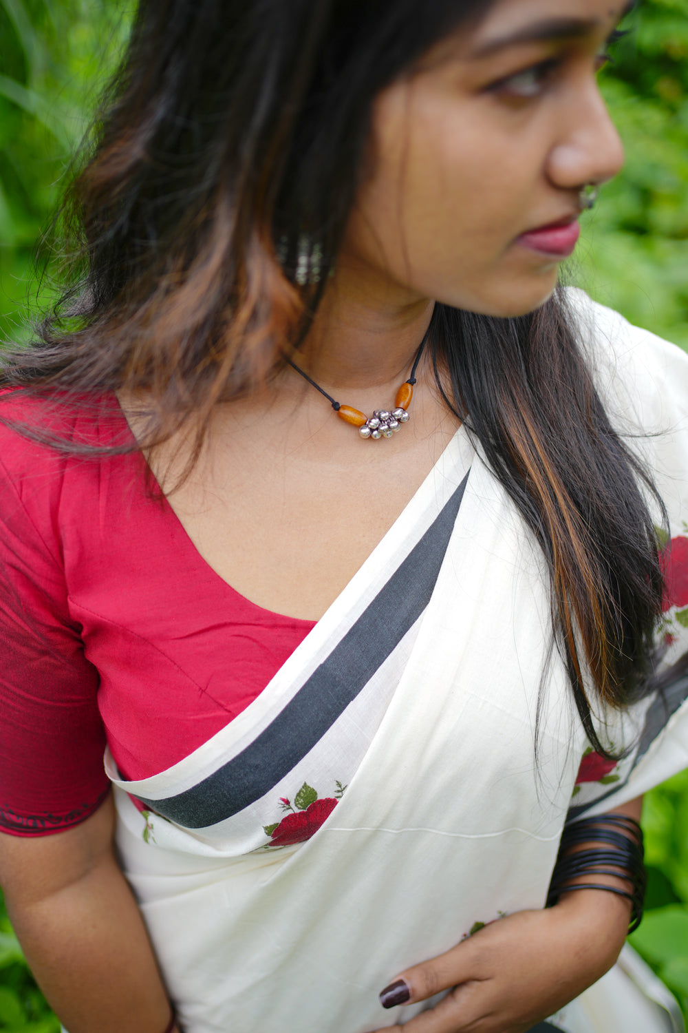 Chembarathi Red Screen Printed Puliyilakkara Settumund with Matching Printed Blouse Material